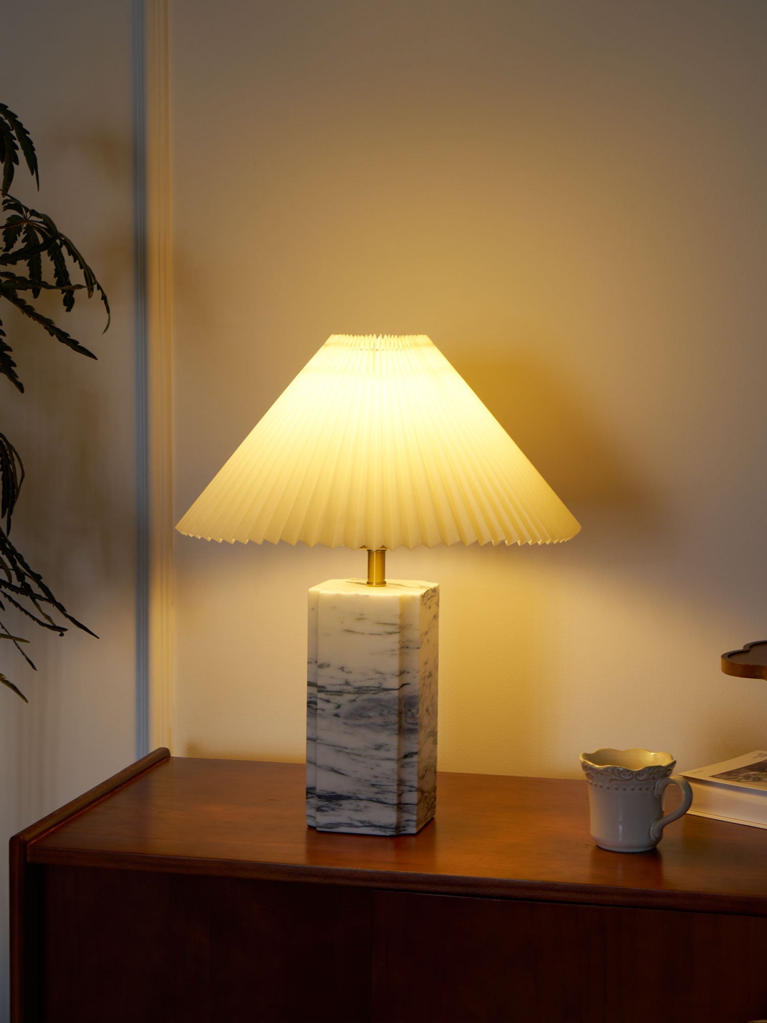 Belle Modern Table Lamp - Letslighting