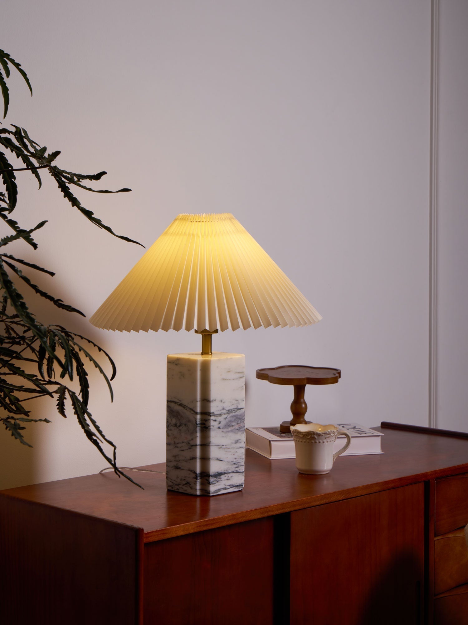 Belle Modern Table Lamp - Letslighting