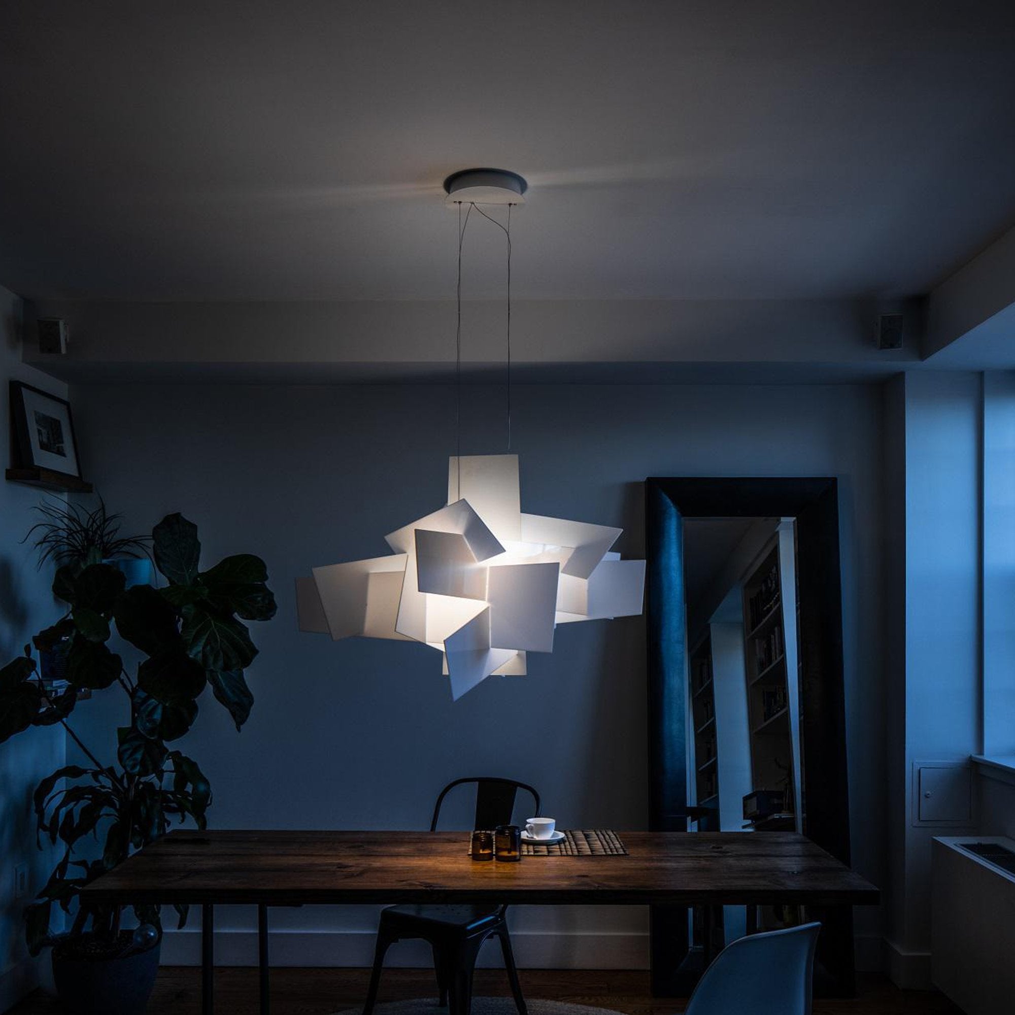Jarnbruvyu Individual Creativity Acrylic Chandelier - Letslighting
