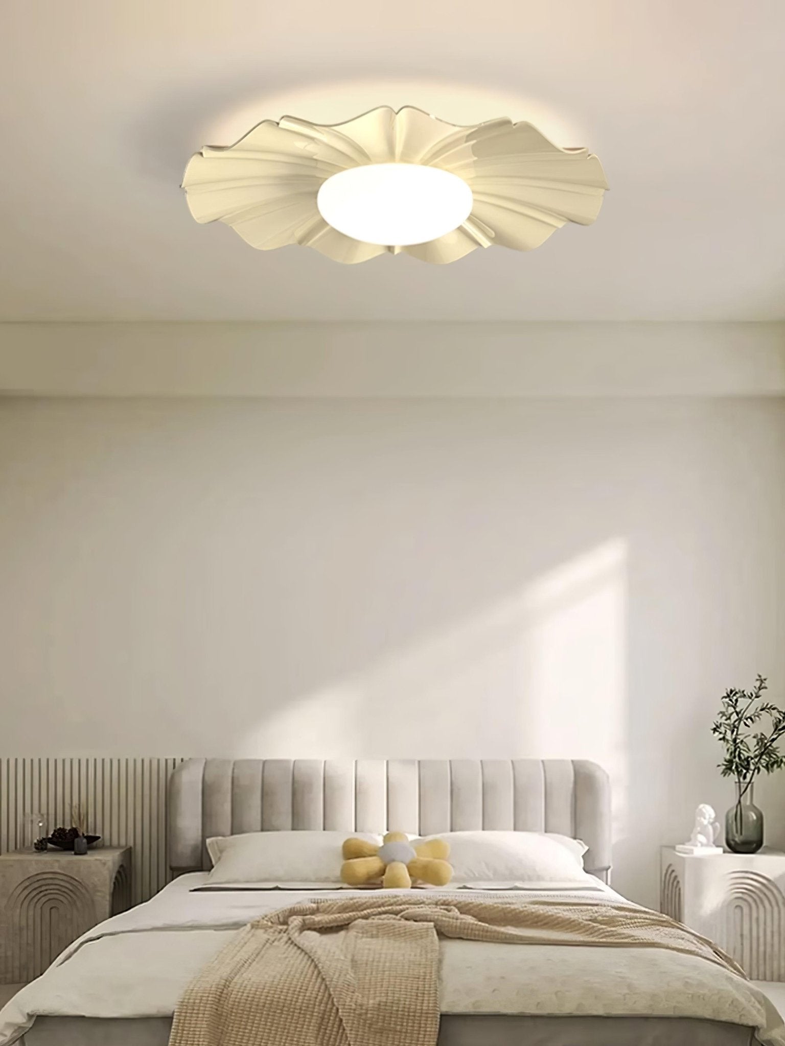 Lustra Ceiling Light Gold LED Scalloped for Bedroom - Letslighting