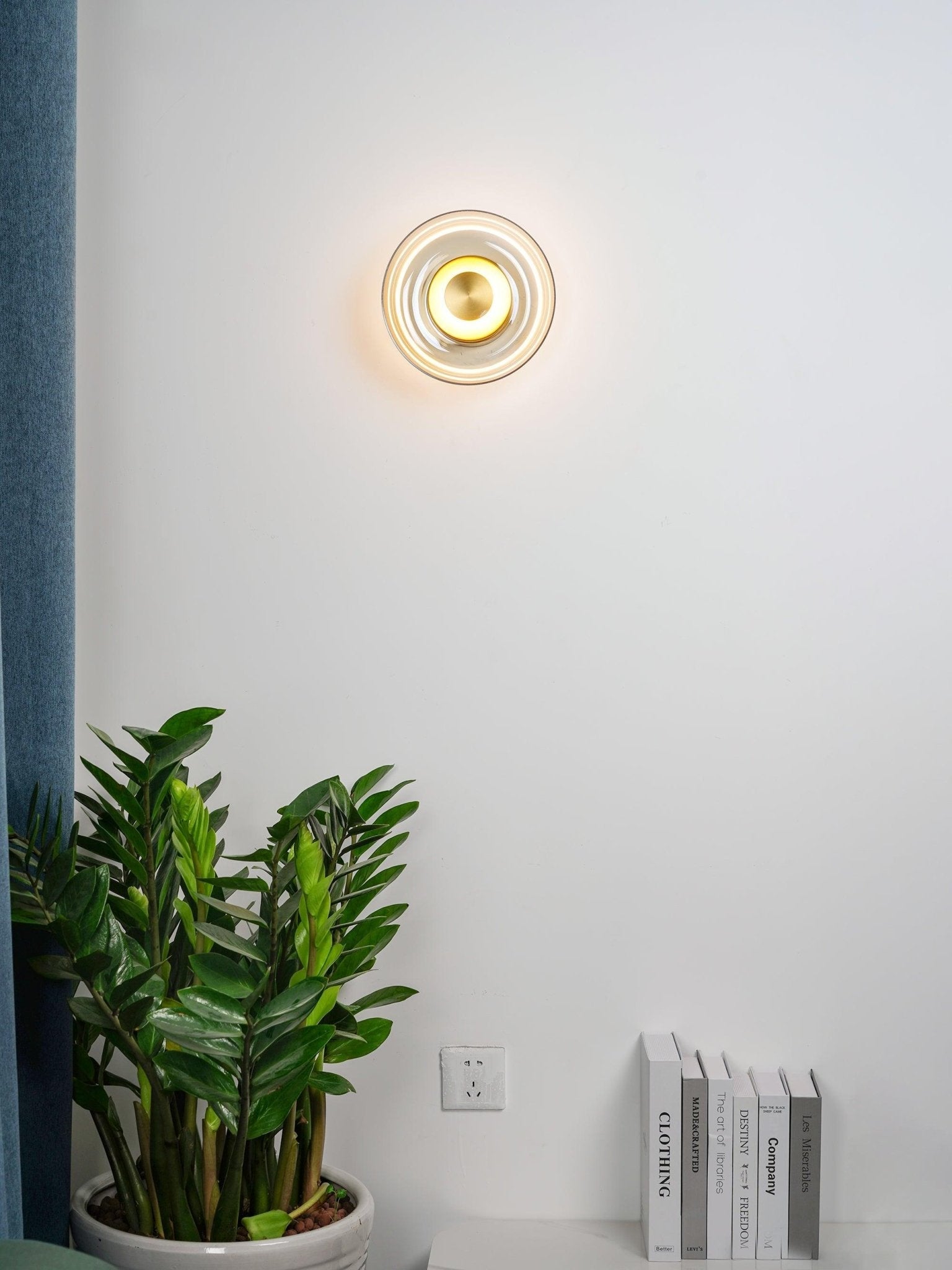 Crux Modern Minimalist Brass Glass Wall Light - Letslighting