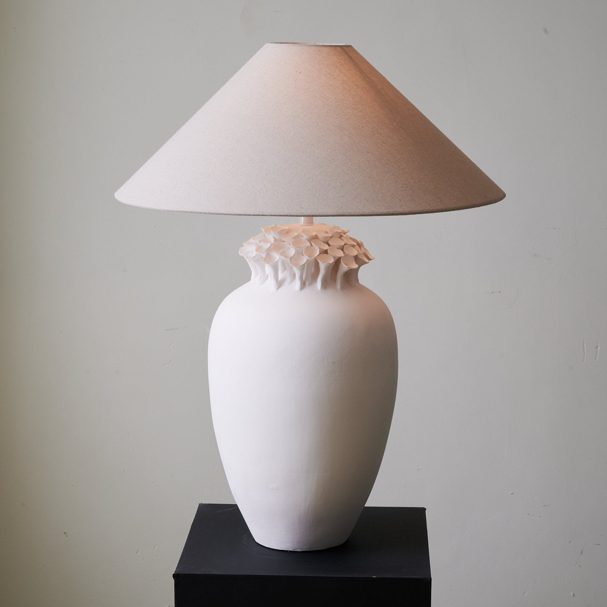 Poppy Minimalist Table Lamp - Letslighting