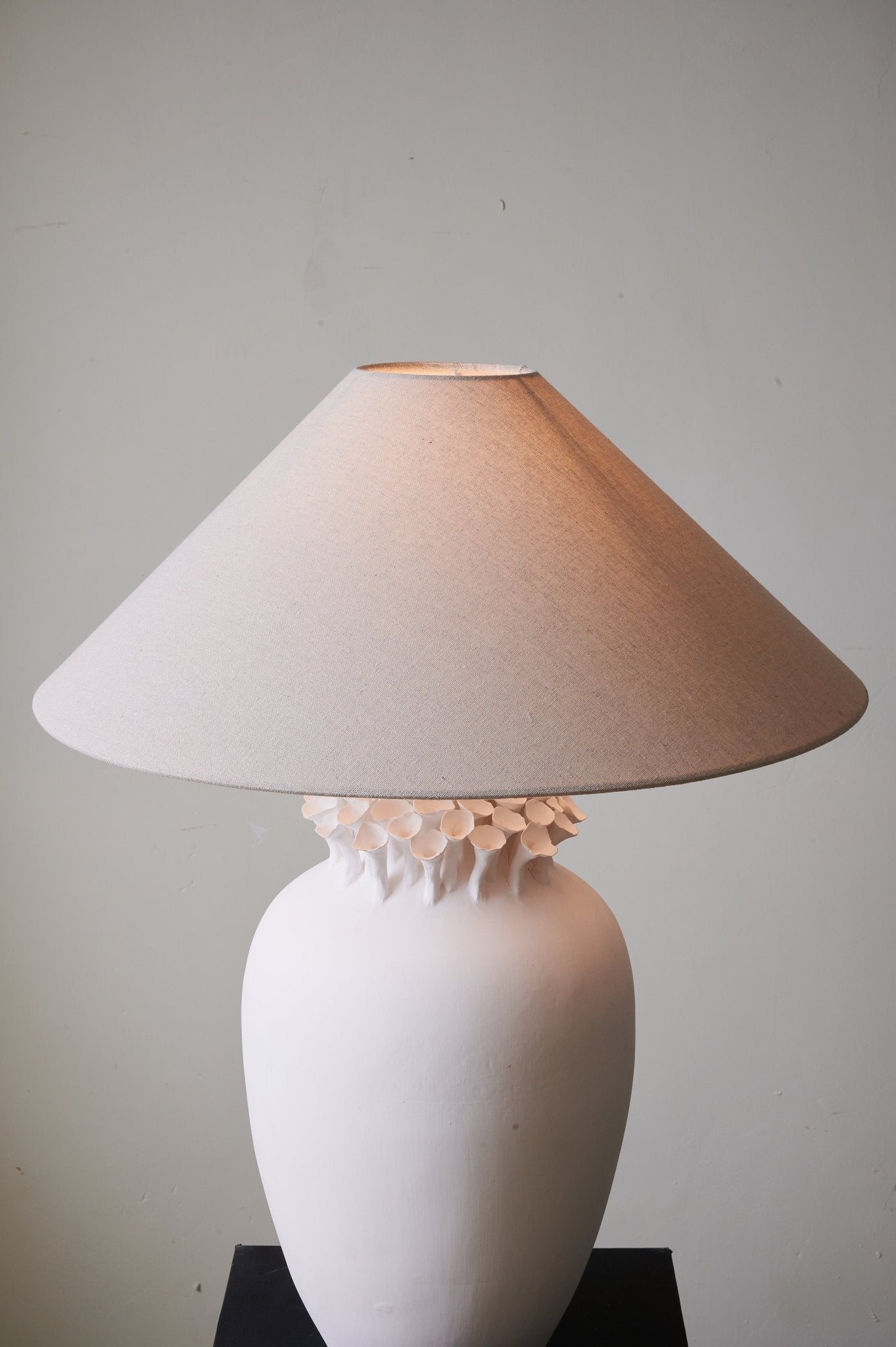 Poppy Minimalist Table Lamp - Letslighting