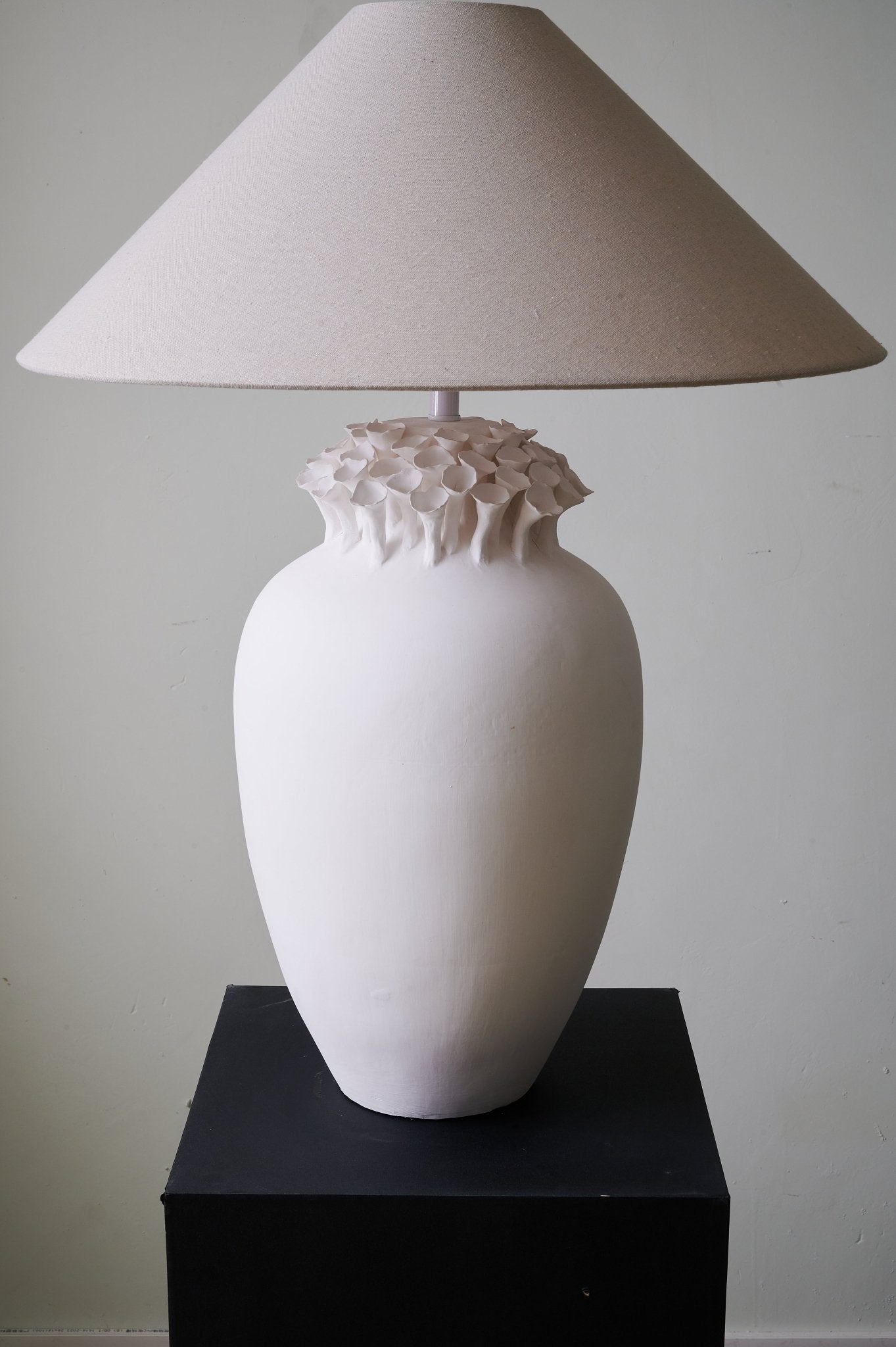 Poppy Minimalist Table Lamp - Letslighting