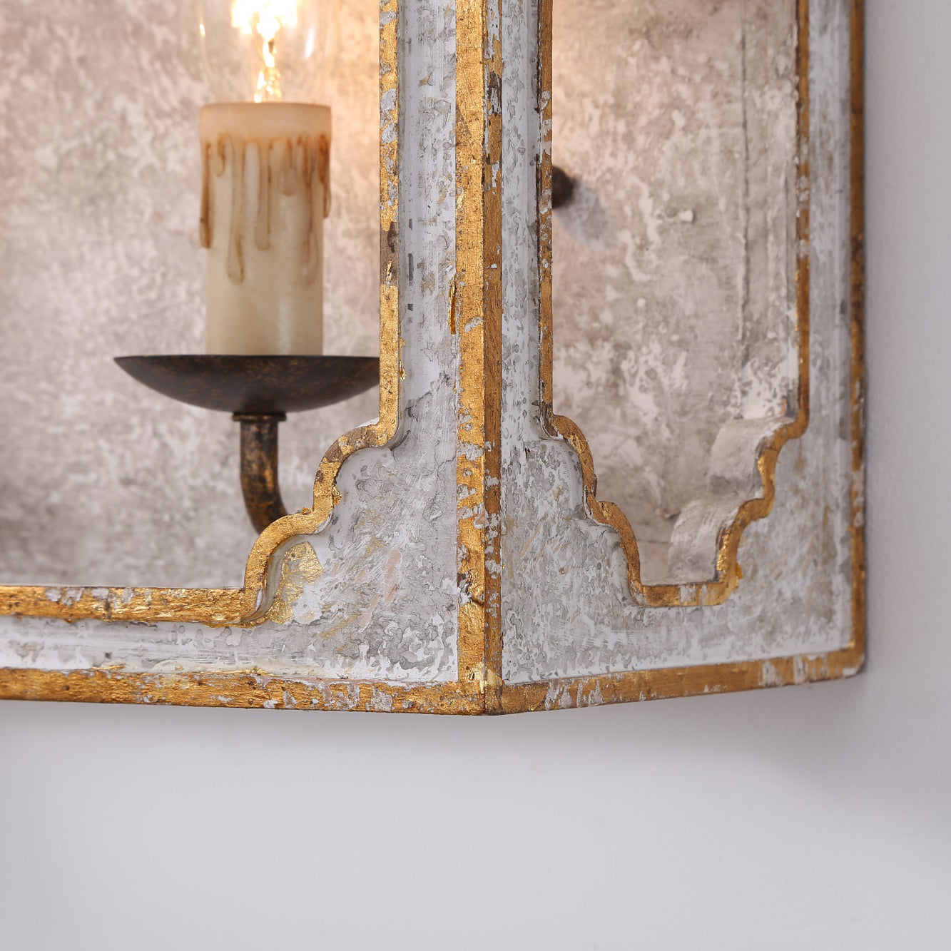 Vatnuvyd Rustic Cube Wooden Sconce - Letslighting