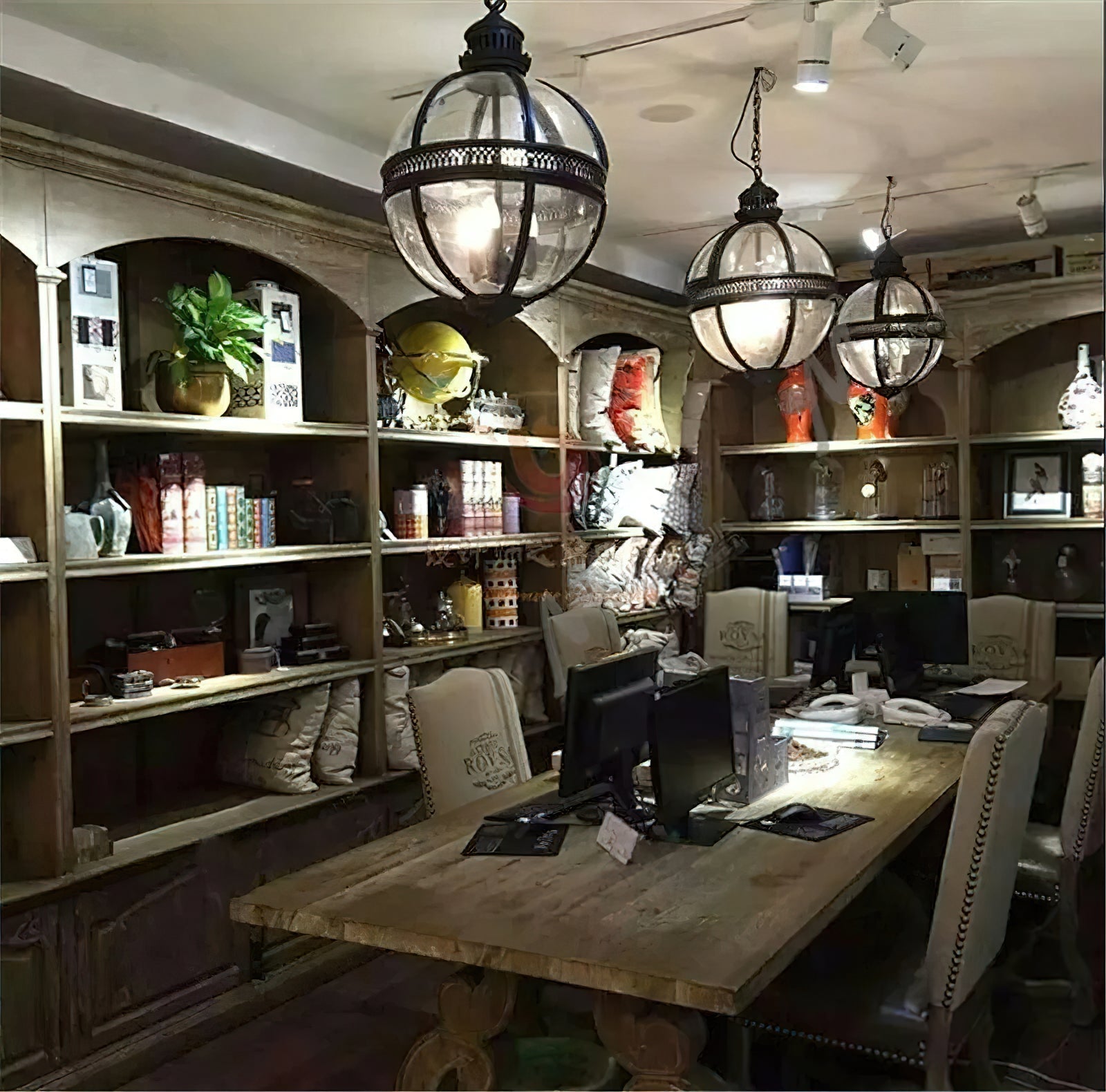 Epoch Retro Braeden Pendant Light Glass