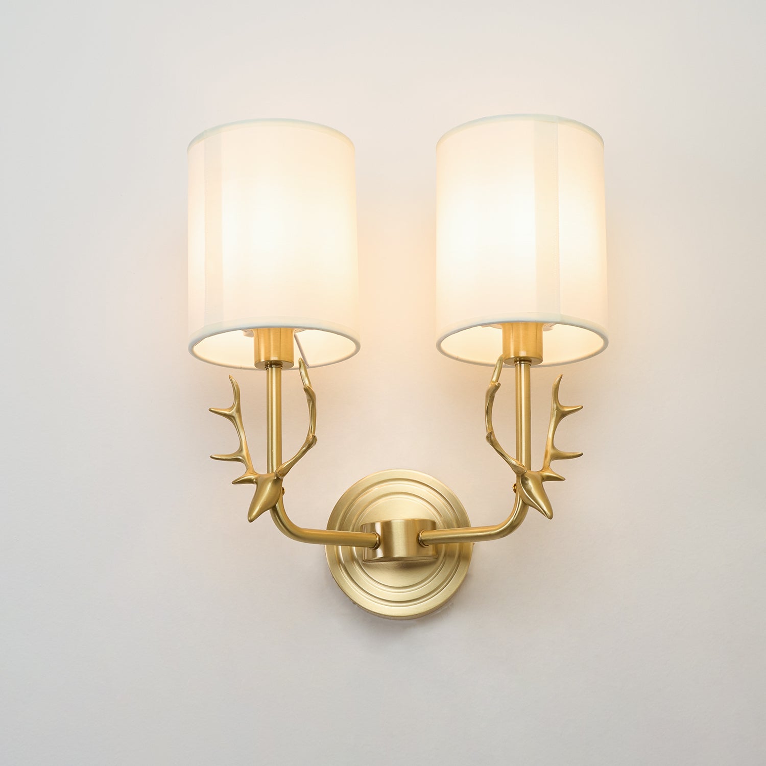 Noble Elegance Deer Head Brass Wall Light - Letslighting