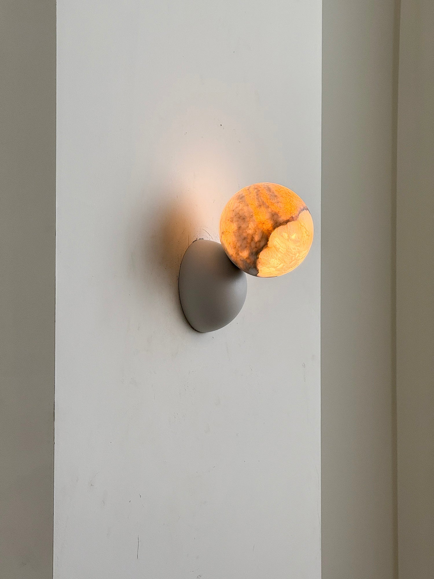 Arca Modern Minimalist Eclipse Mrable Wall Lamp - Letslighting