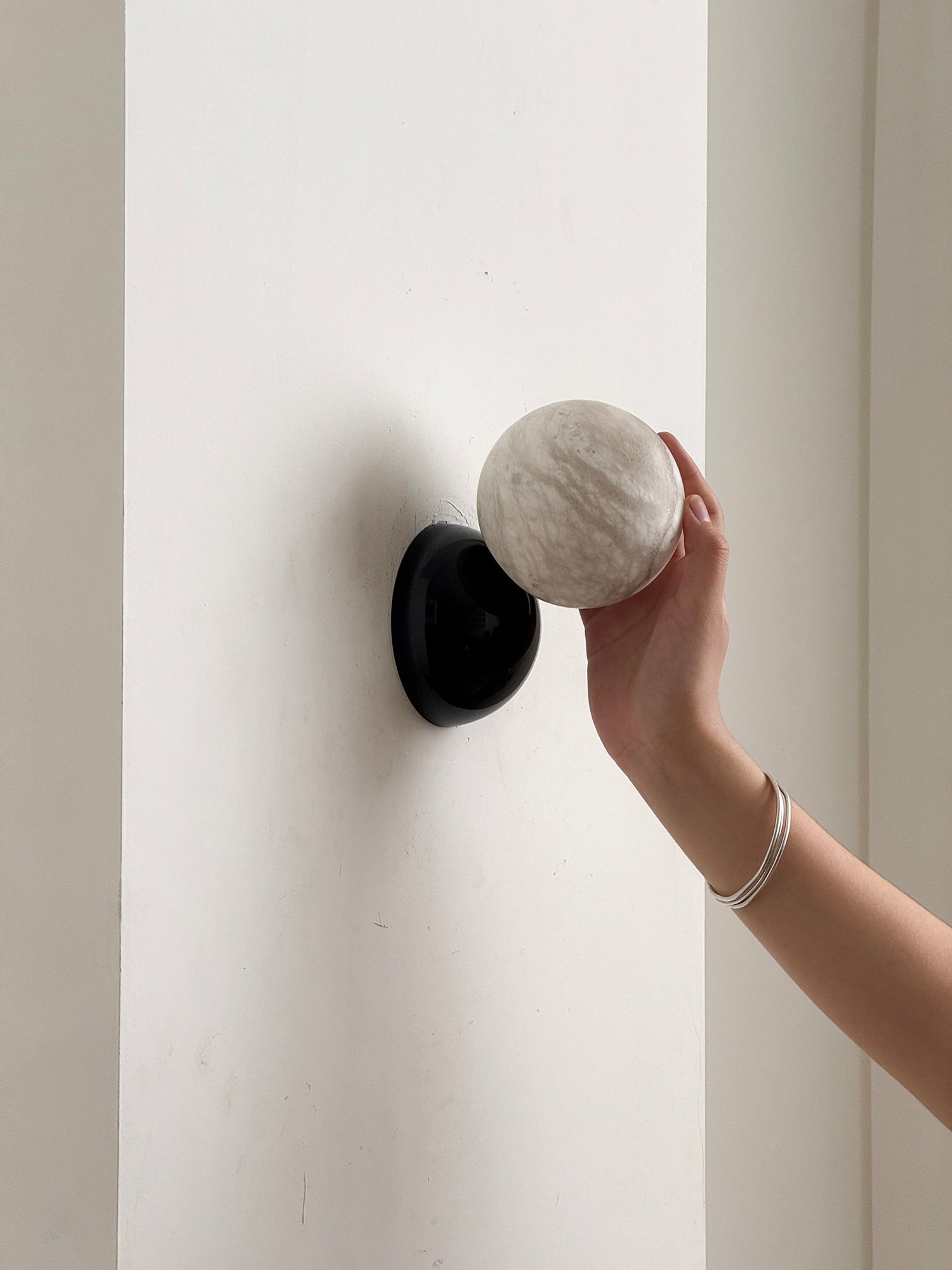 Arca Modern Minimalist Eclipse Mrable Wall Lamp - Letslighting