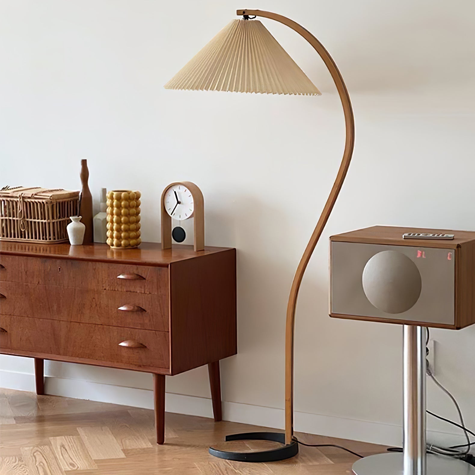 Viaro Wood Floor Lamp - Letslighting