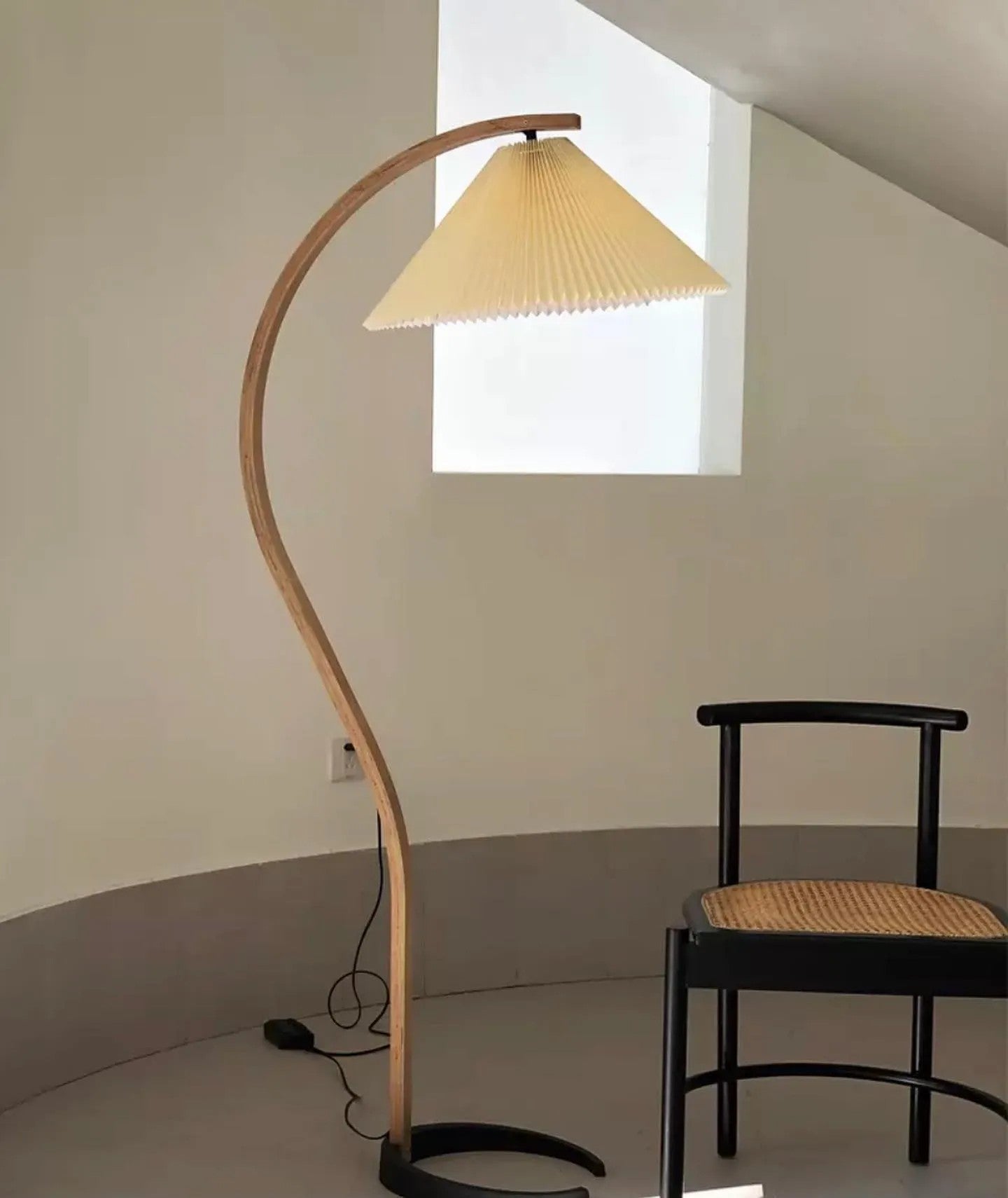 Viaro Wood Floor Lamp - Letslighting