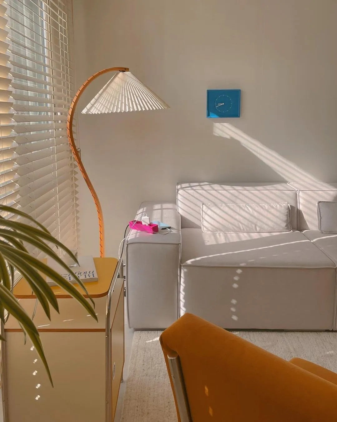 Viaro Wood Floor Lamp - Letslighting