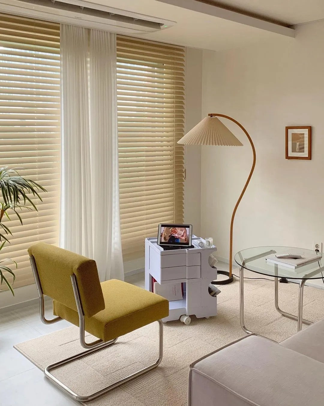 Viaro Wood Floor Lamp - Letslighting