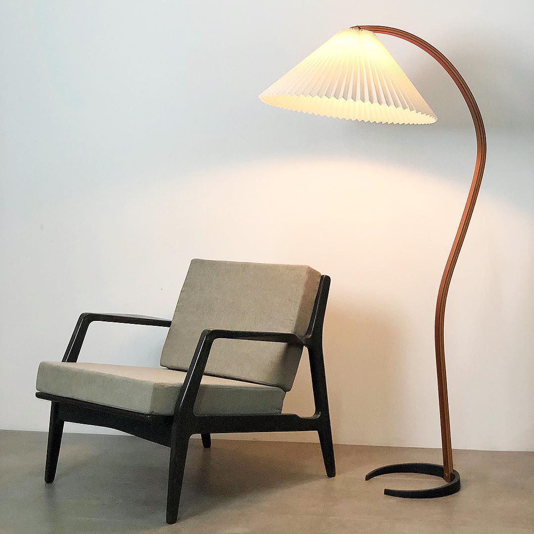 Viaro Wood Floor Lamp - Letslighting