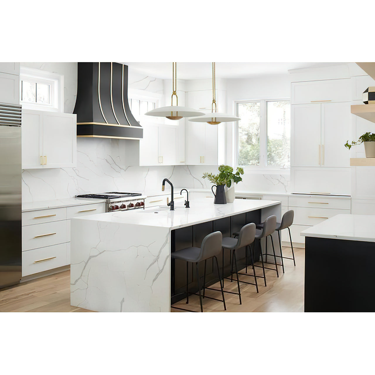 Cara Modern Minimalist Brass Pendant Light - Letslighting