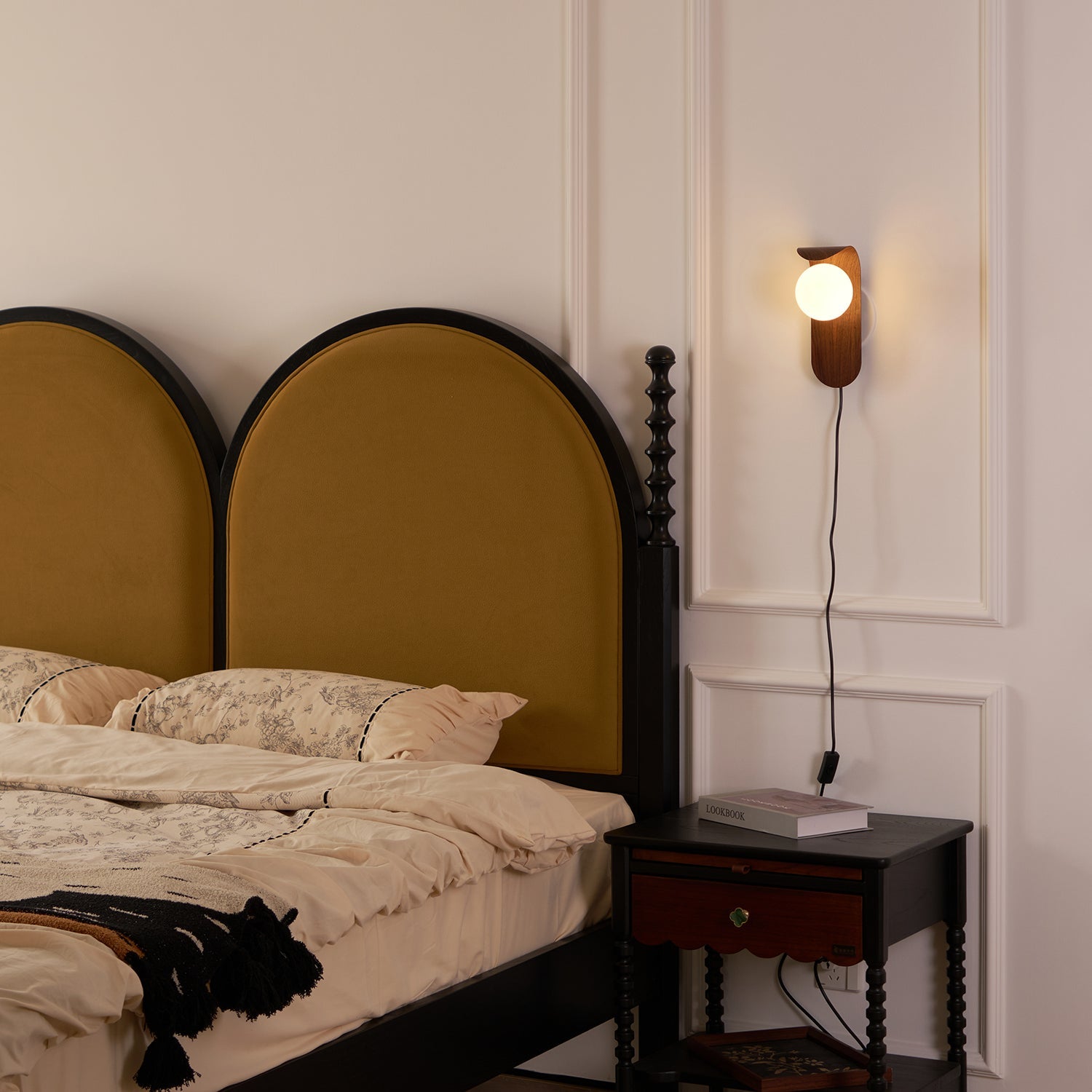 Muto Indoor Wall Lamp  Wood / Walnut