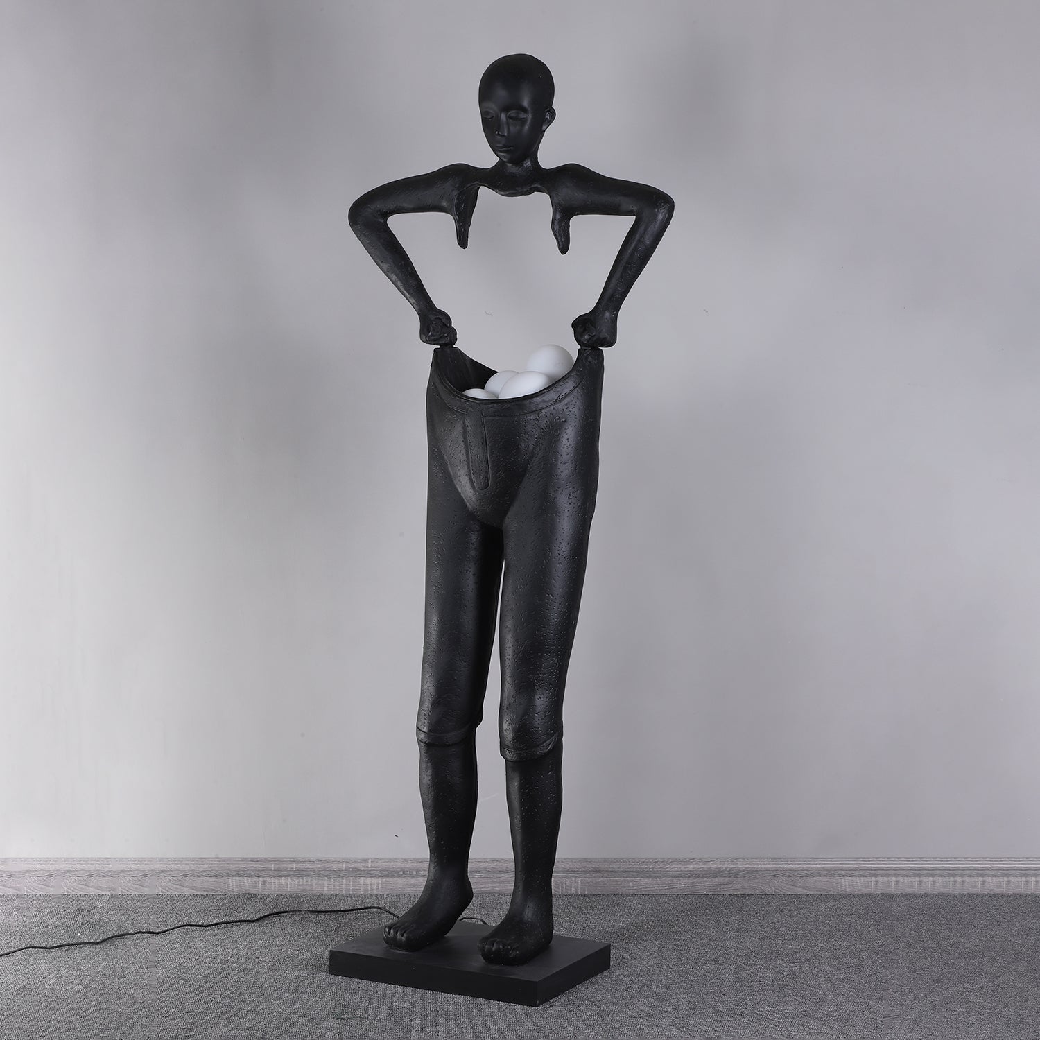 Vamiryra Sculptural Black Floor Lamp - Letslighting