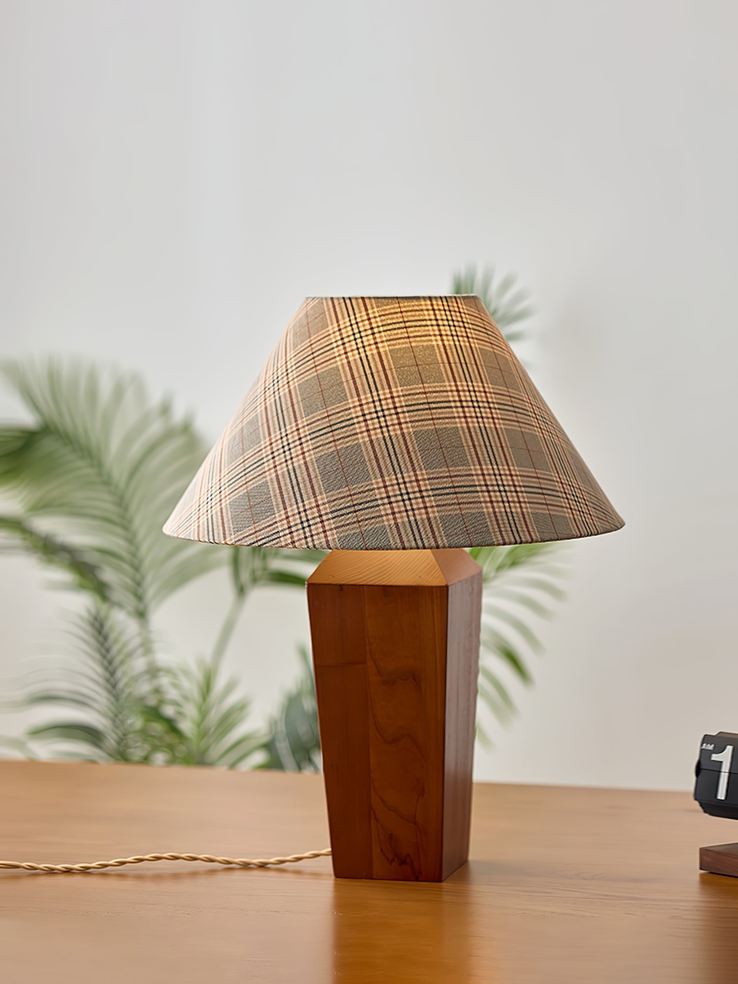 Hayden Minimalist Wood Table Lamp - Letslighting