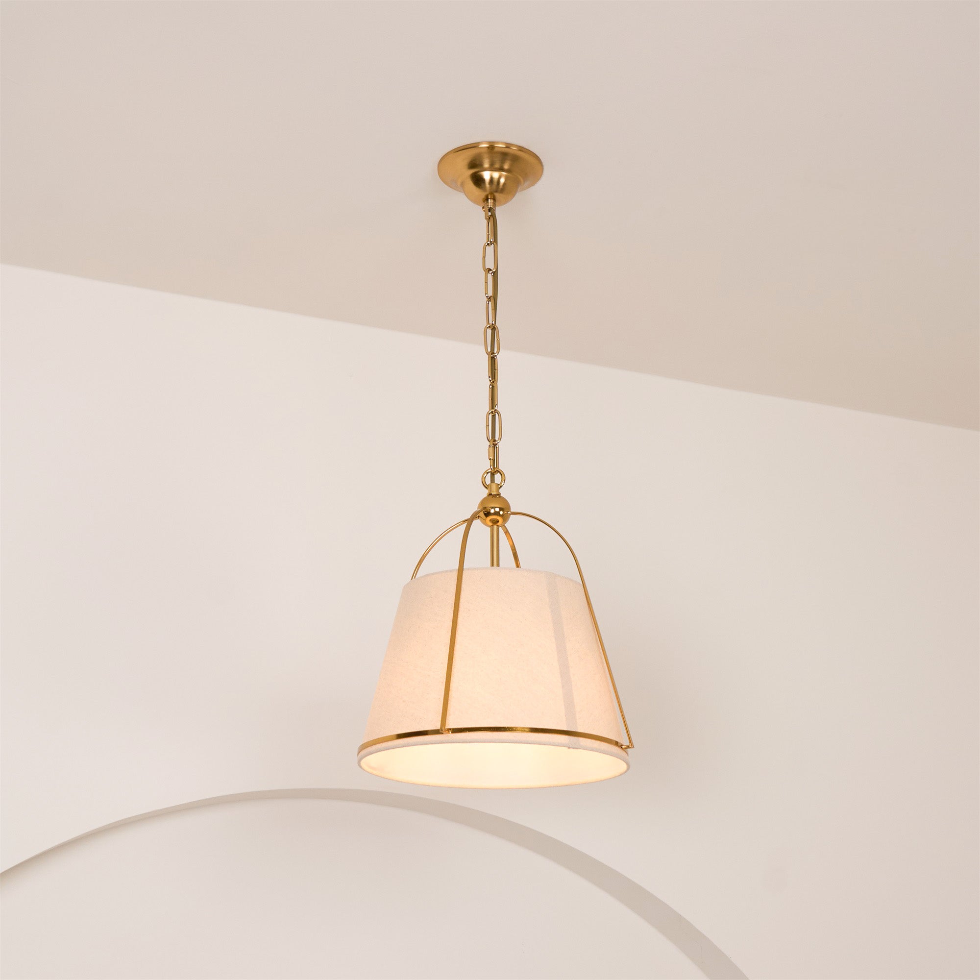 Yonder Traditional Classic Brass Fabric Pendant Lamp - Letslighting