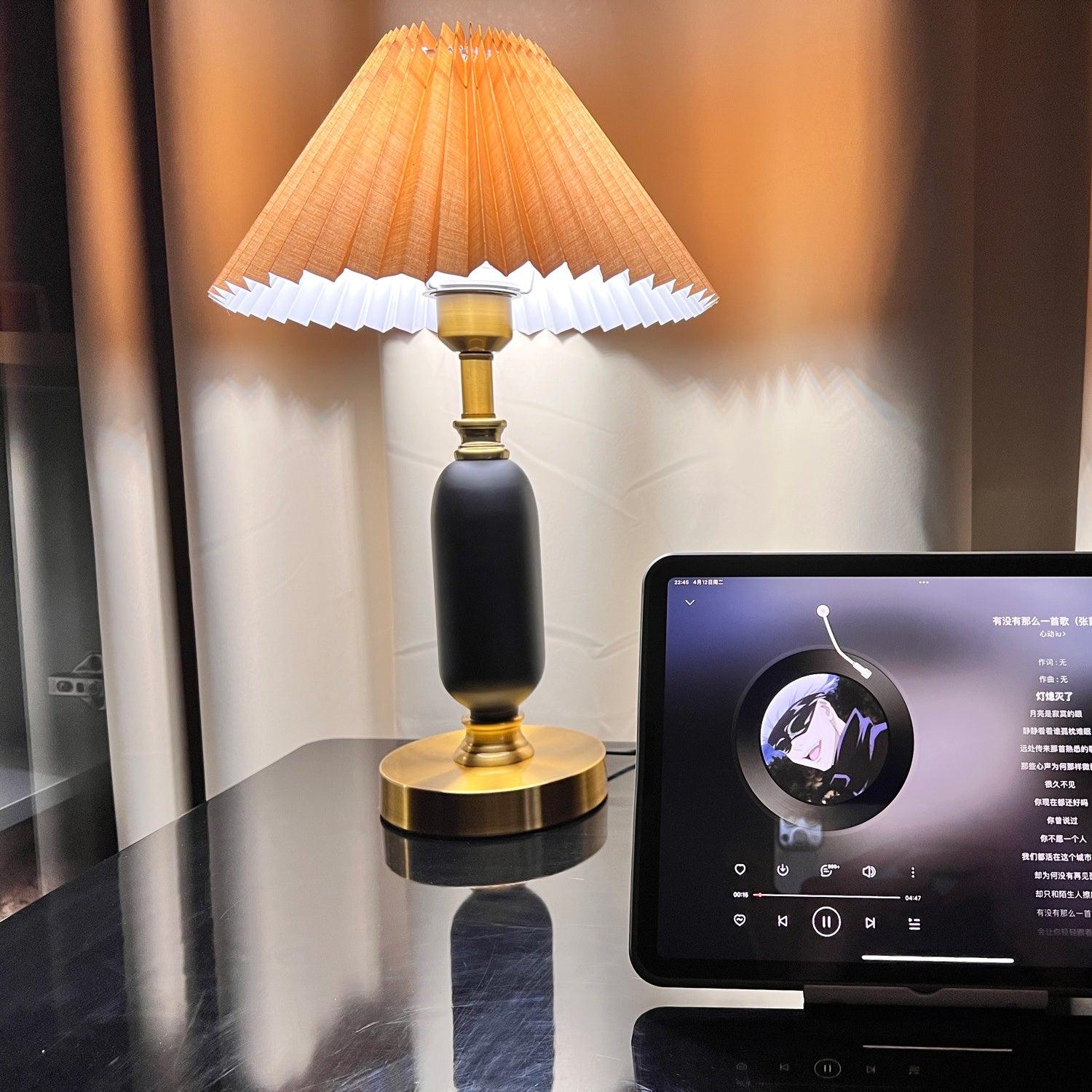 Aurmarila Fabric Table Lamp - Letslighting