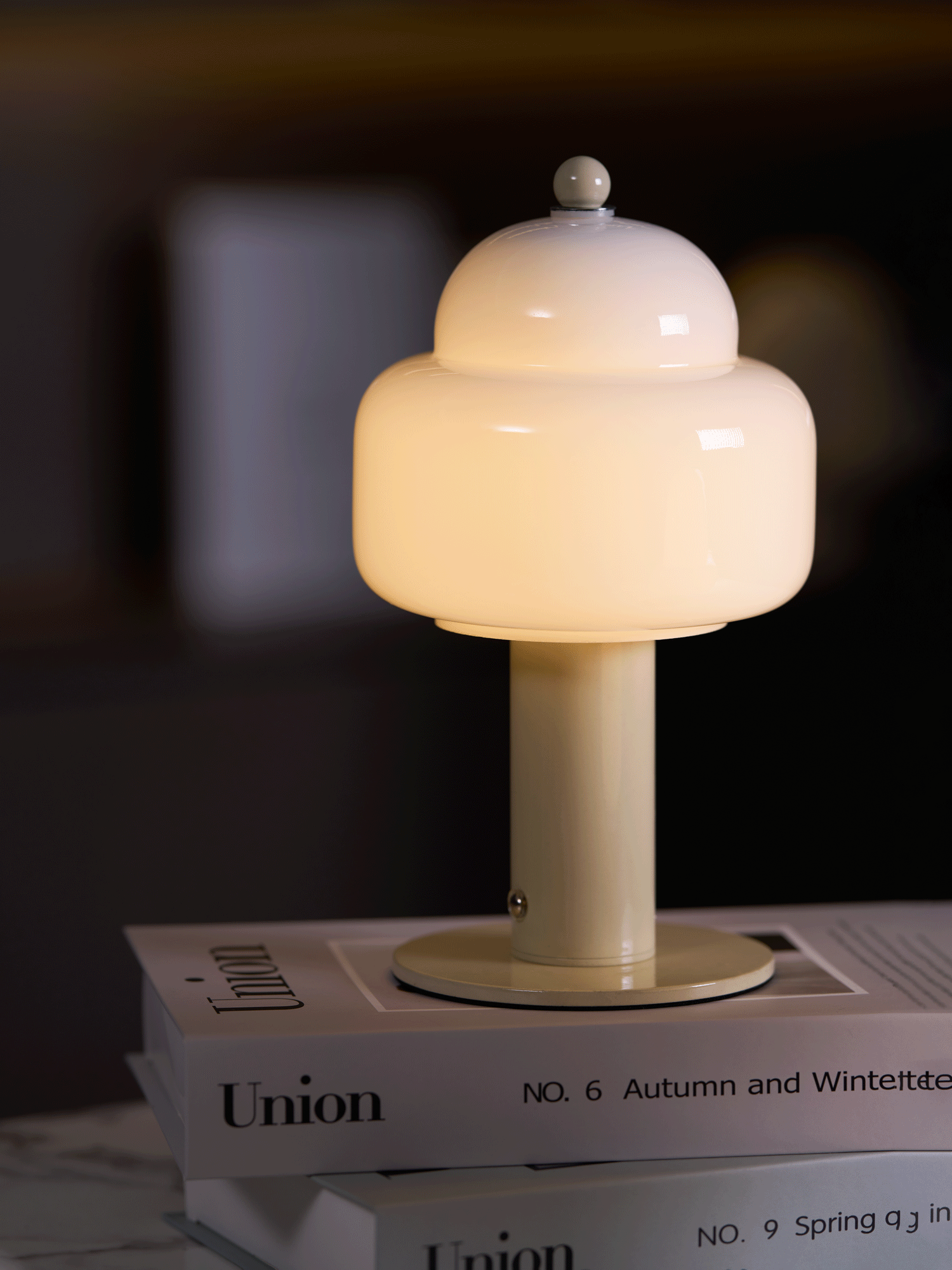 Poppy Modern Table Lamp - Letslighting