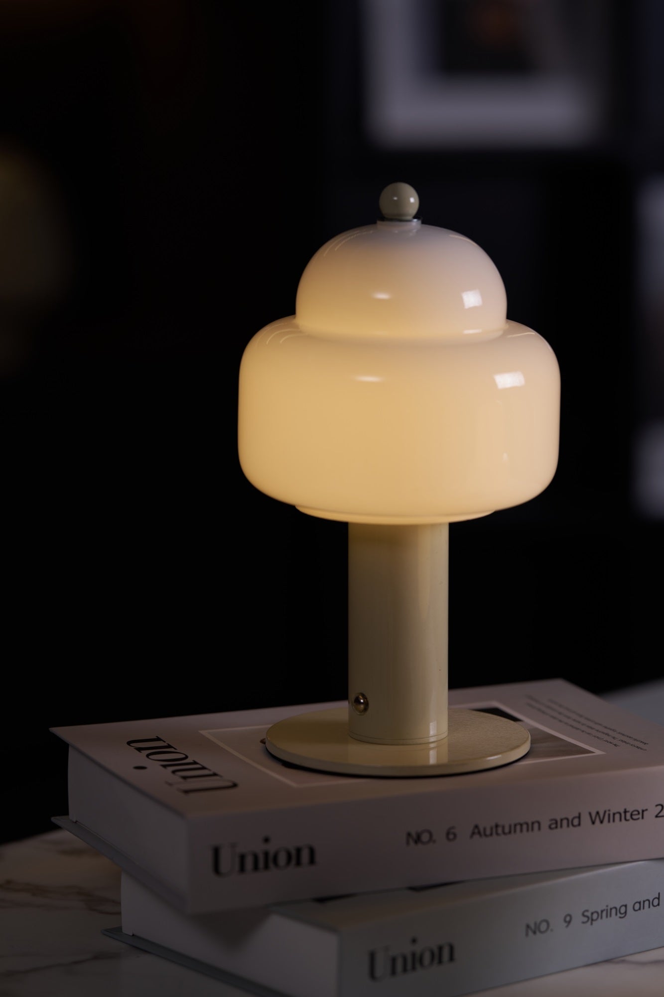 Poppy Modern Table Lamp - Letslighting