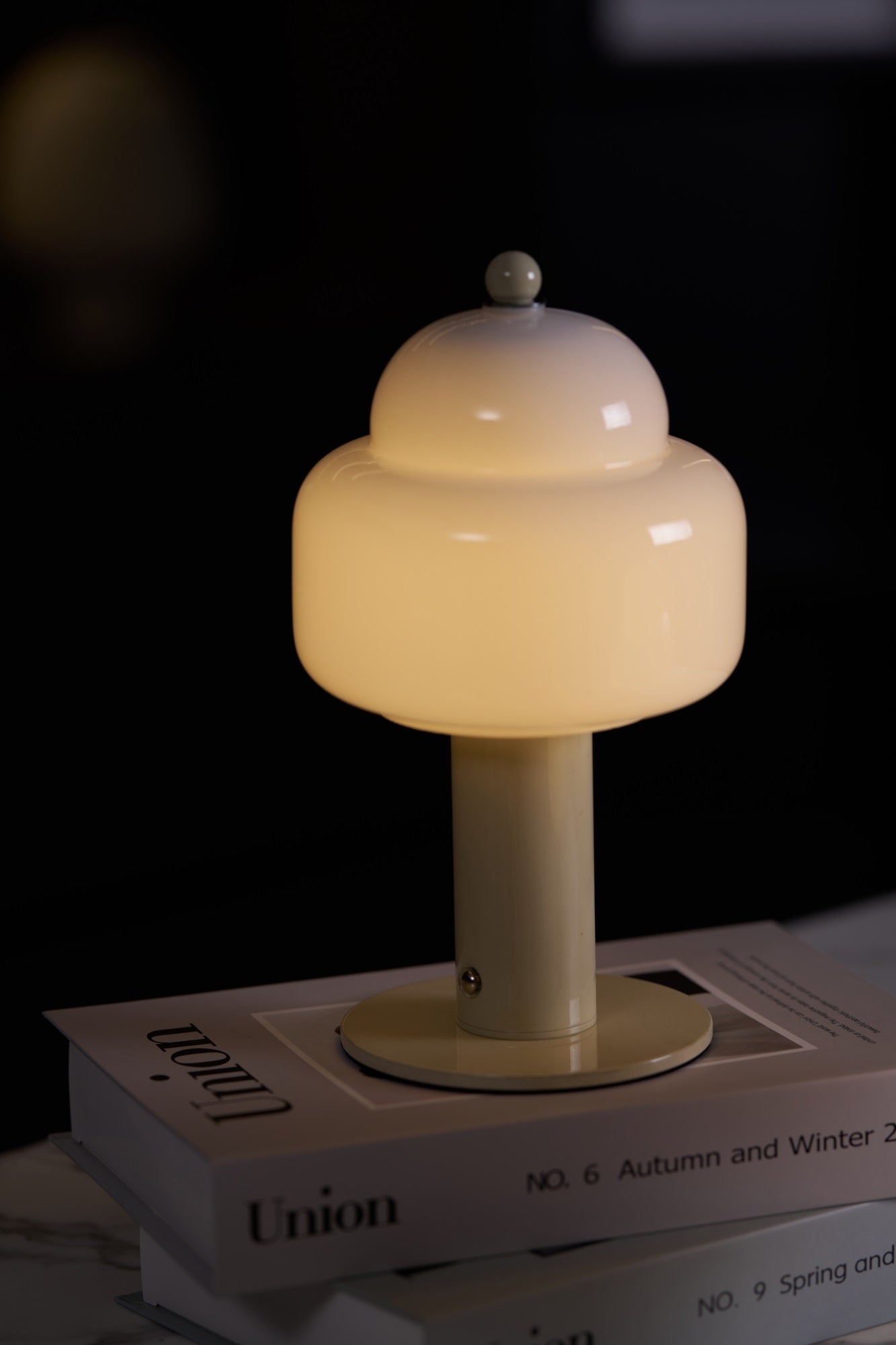 Poppy Modern Table Lamp - Letslighting