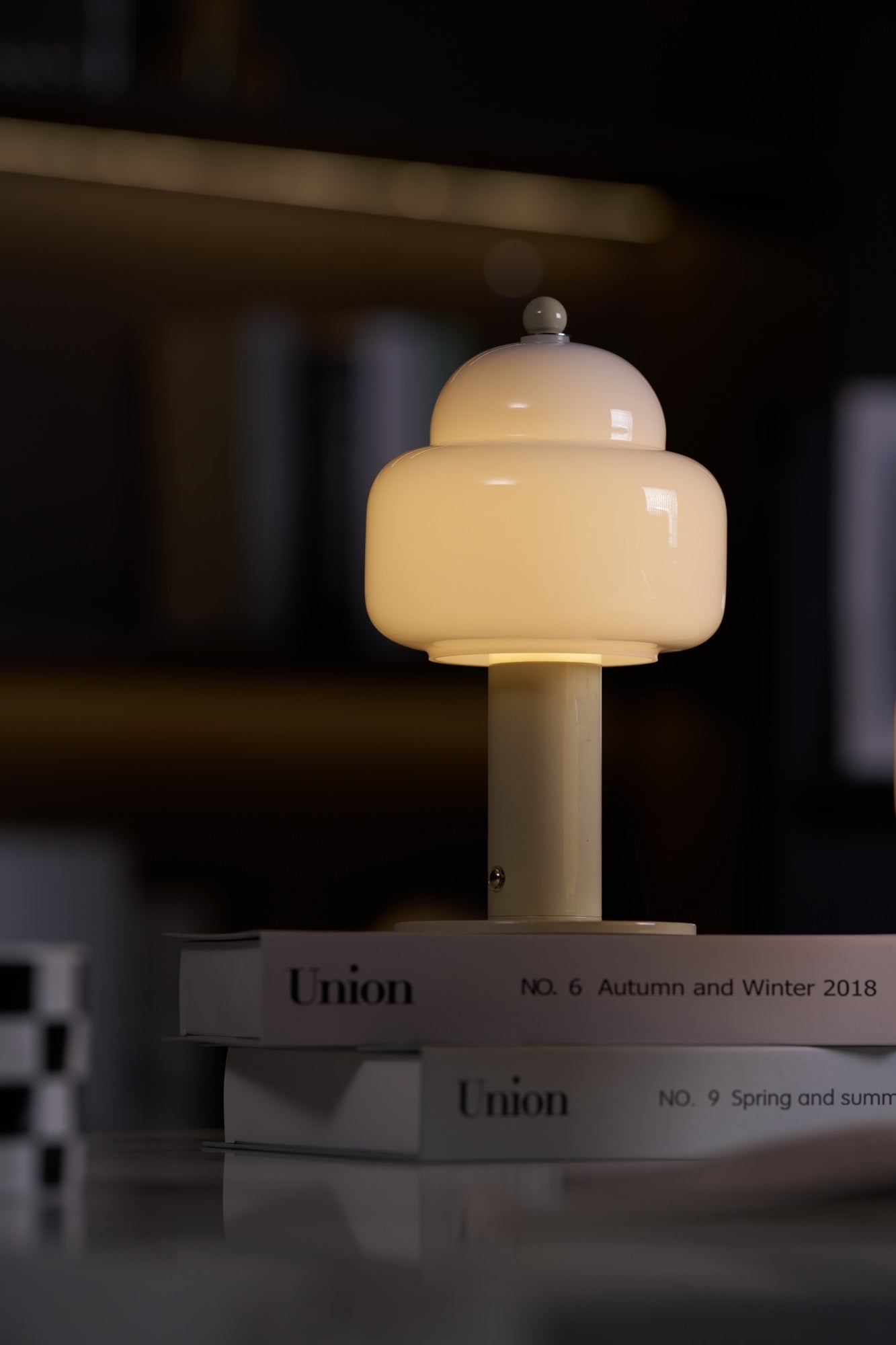 Poppy Modern Table Lamp - Letslighting