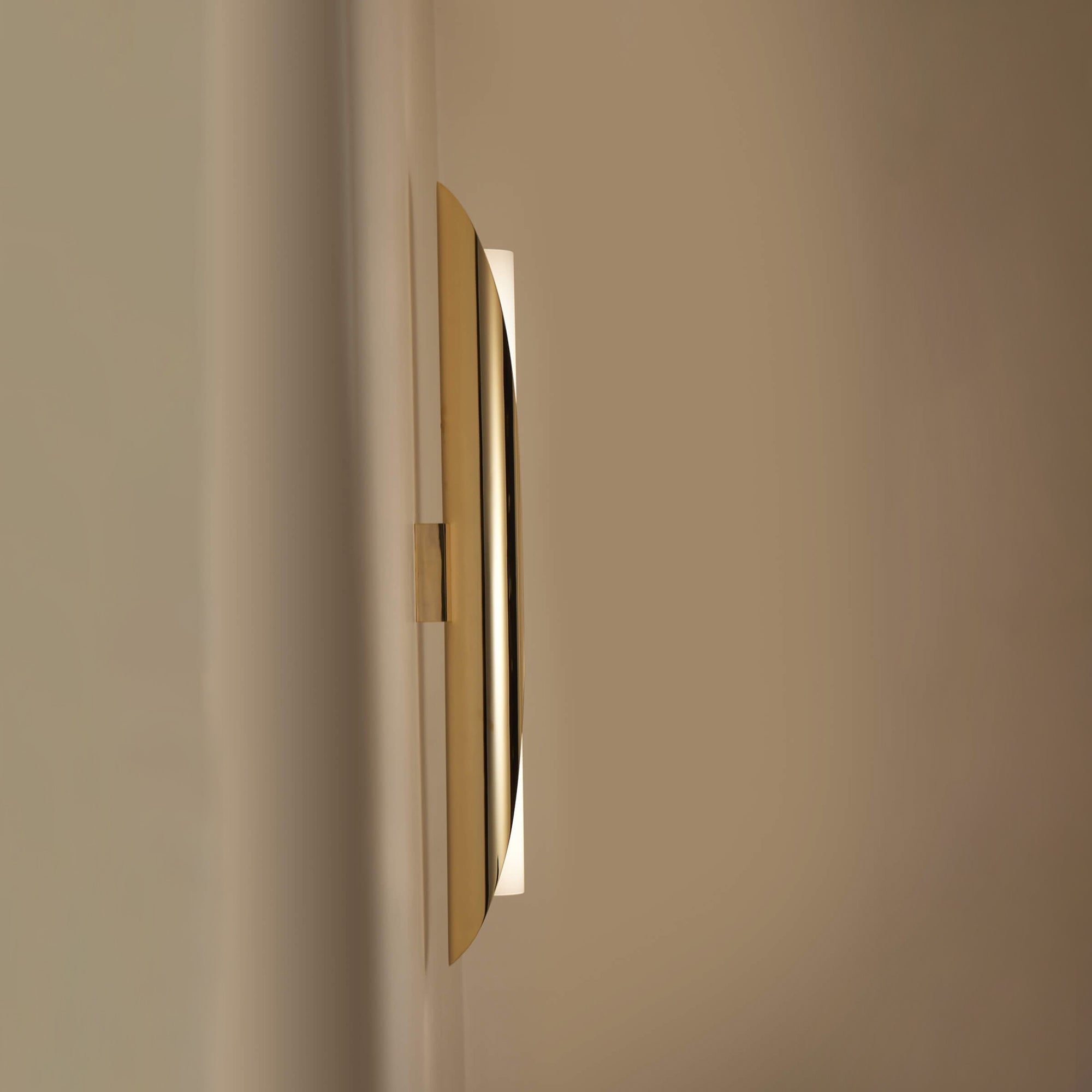Jolt Modern Minimalist Copper Acrylic Wall Lamp - Letslighting