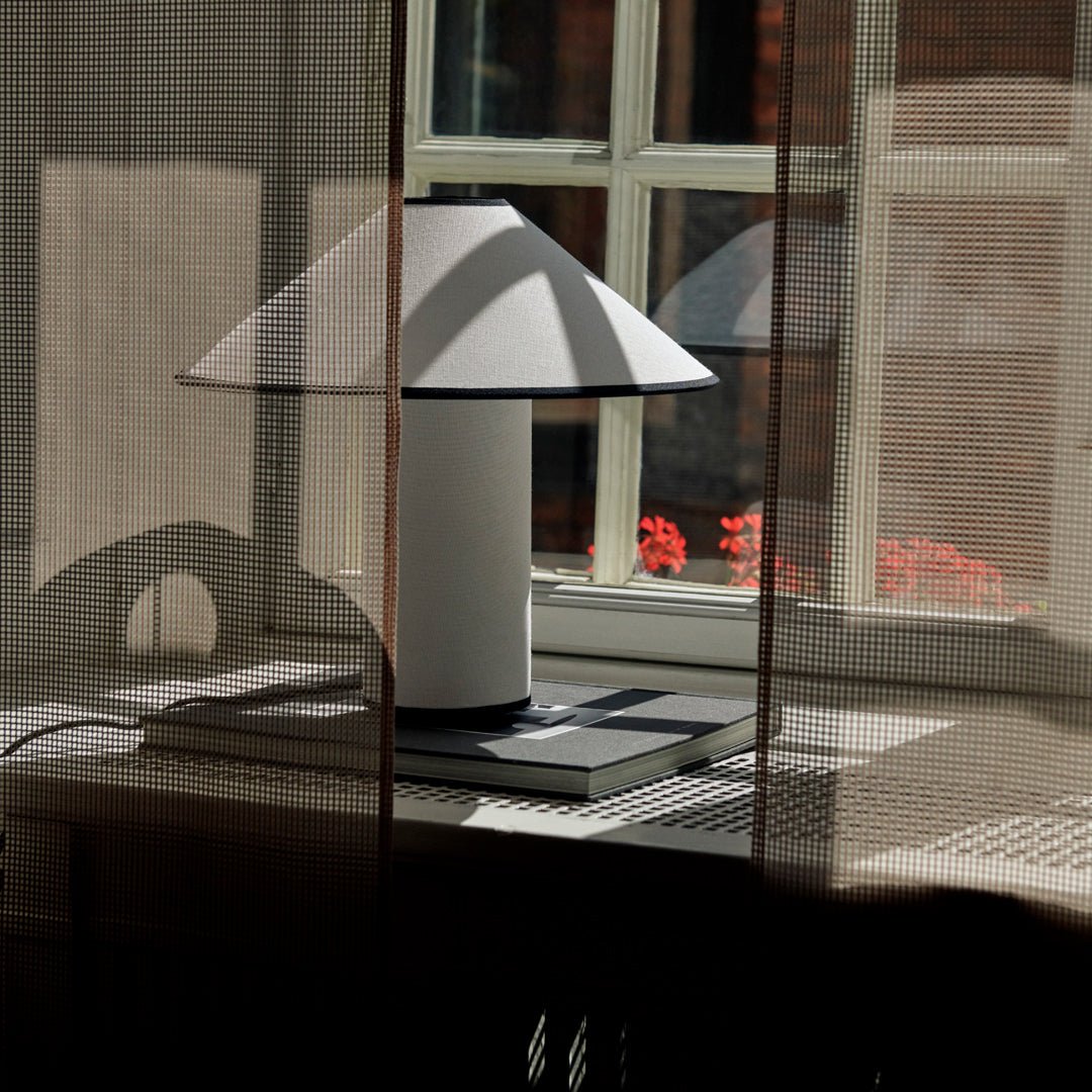 Maddy Minimalist Table Lamp - Letslighting
