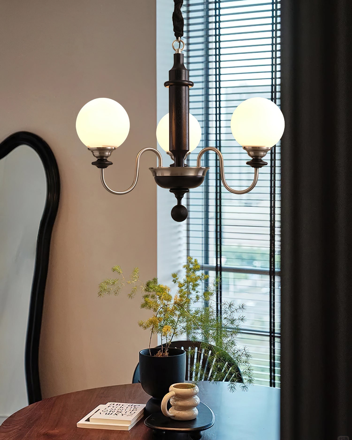 Nyvinia Vintage Brass Glass Chandelier - Letslighting