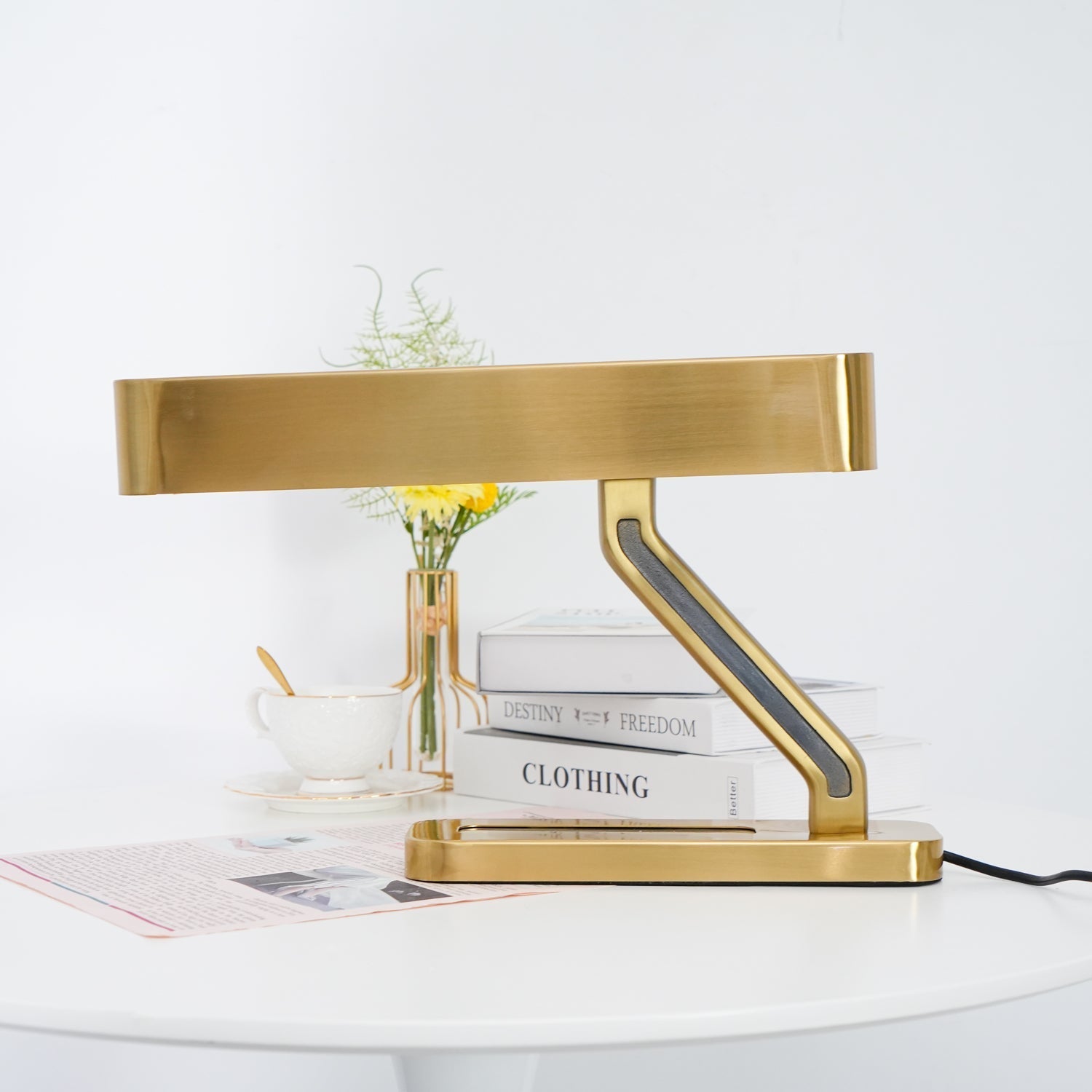 Fred Modern Metal Table Lamp - Blowlighting