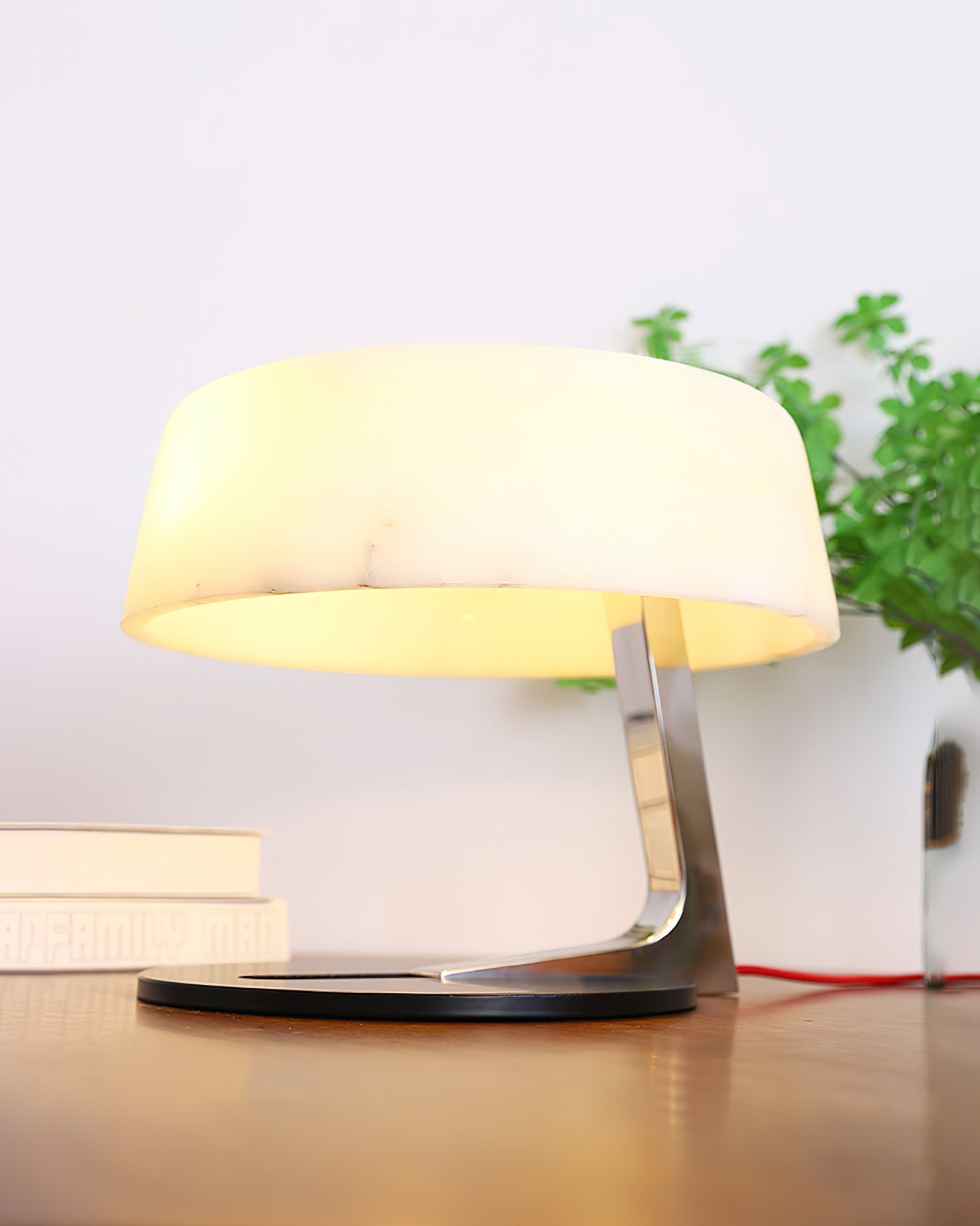 Nysolora Dome Alabaster Table Lamp - Letslighting