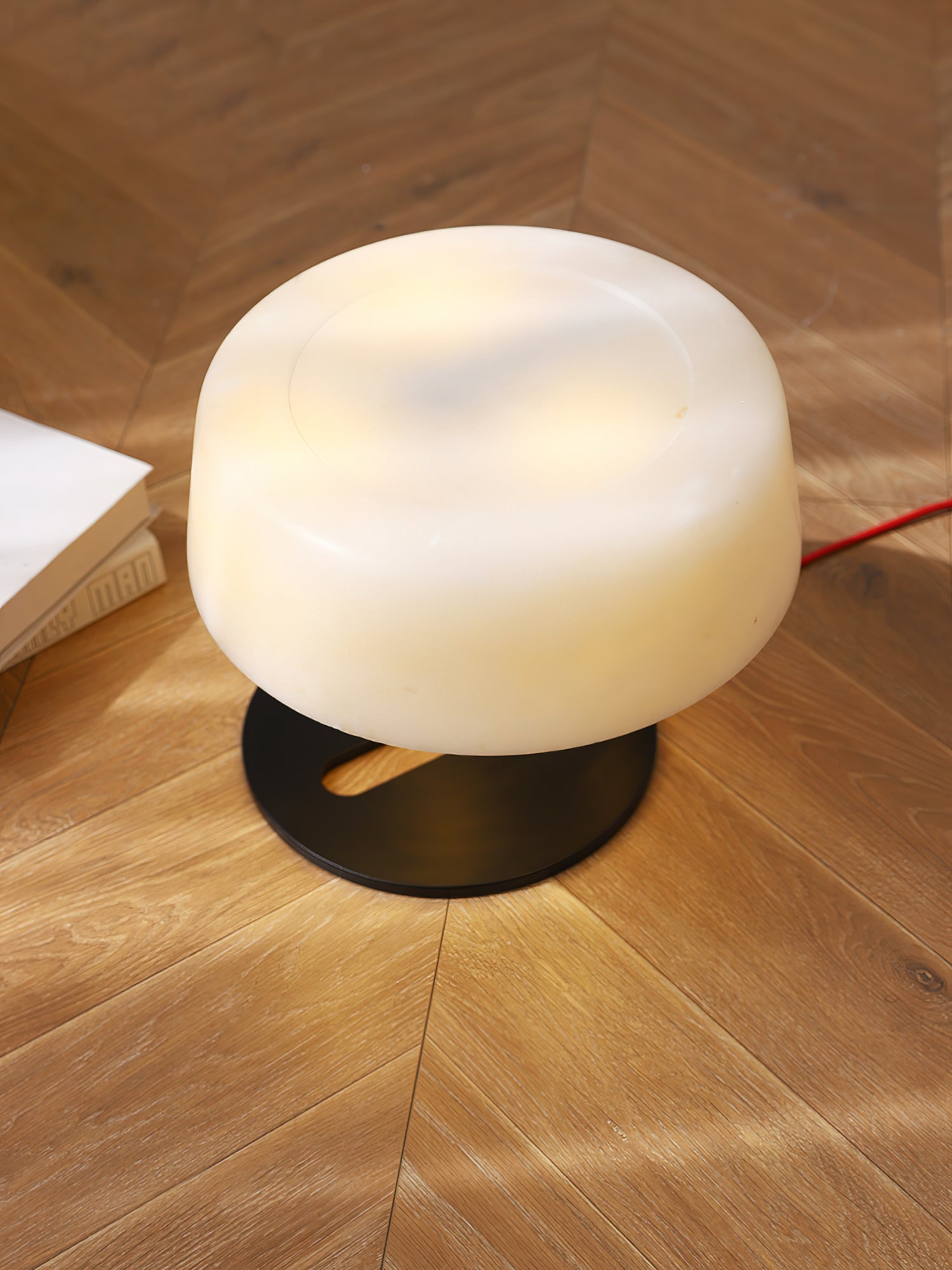 Nysolora Dome Alabaster Table Lamp - Letslighting