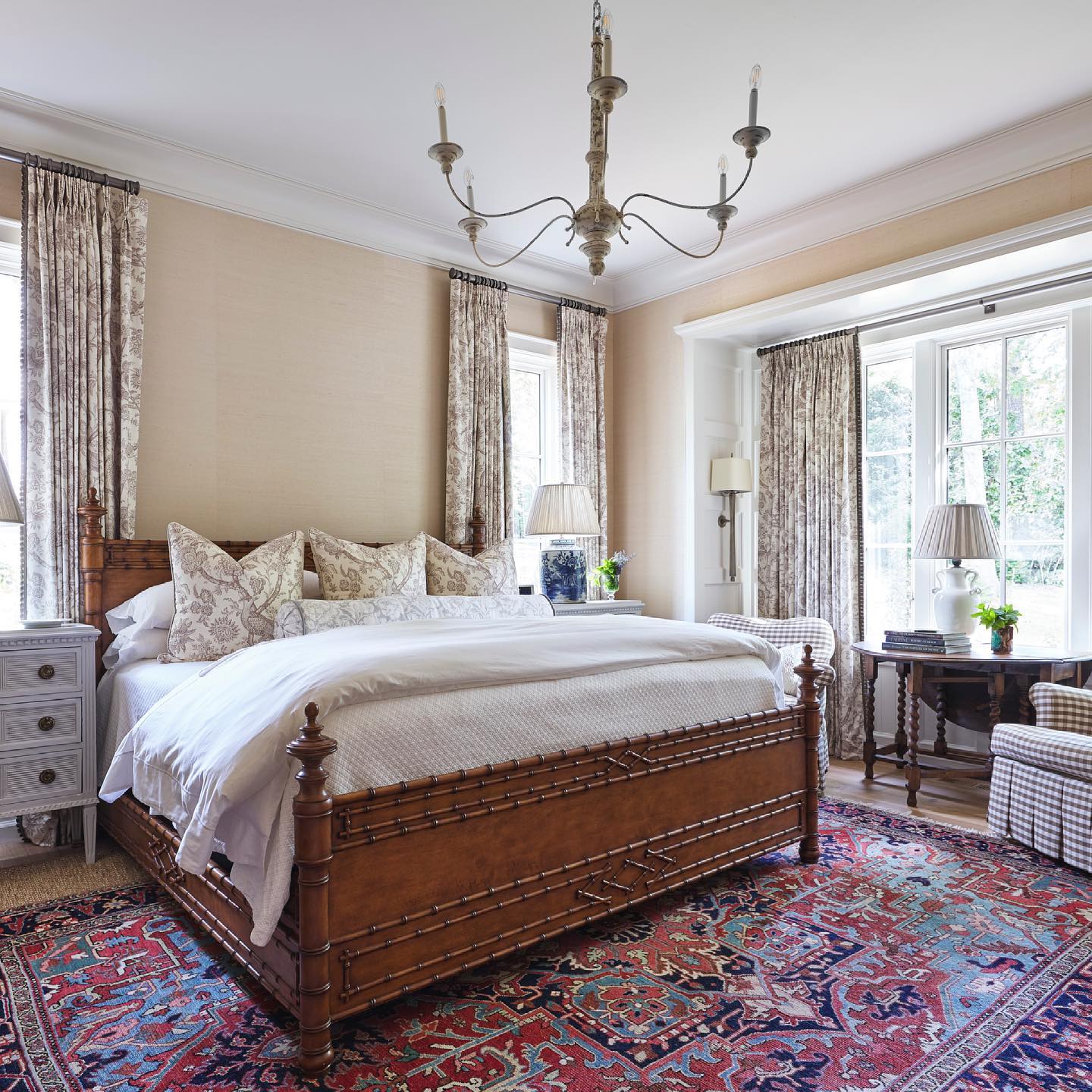 Zoliria Postmodern Luxury Old White Chandelier - Letslighting