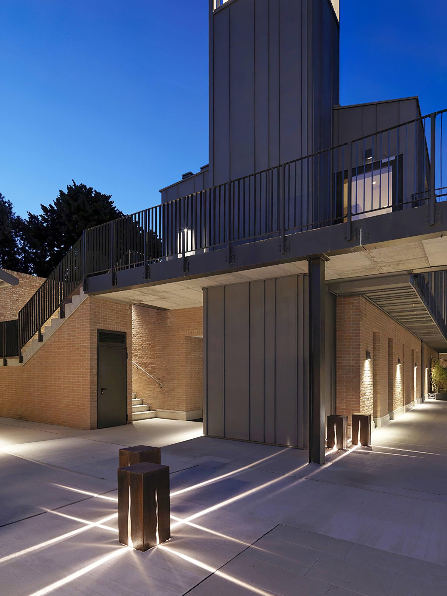 Lustra Outdoor Light Crack Cube - Letslighting