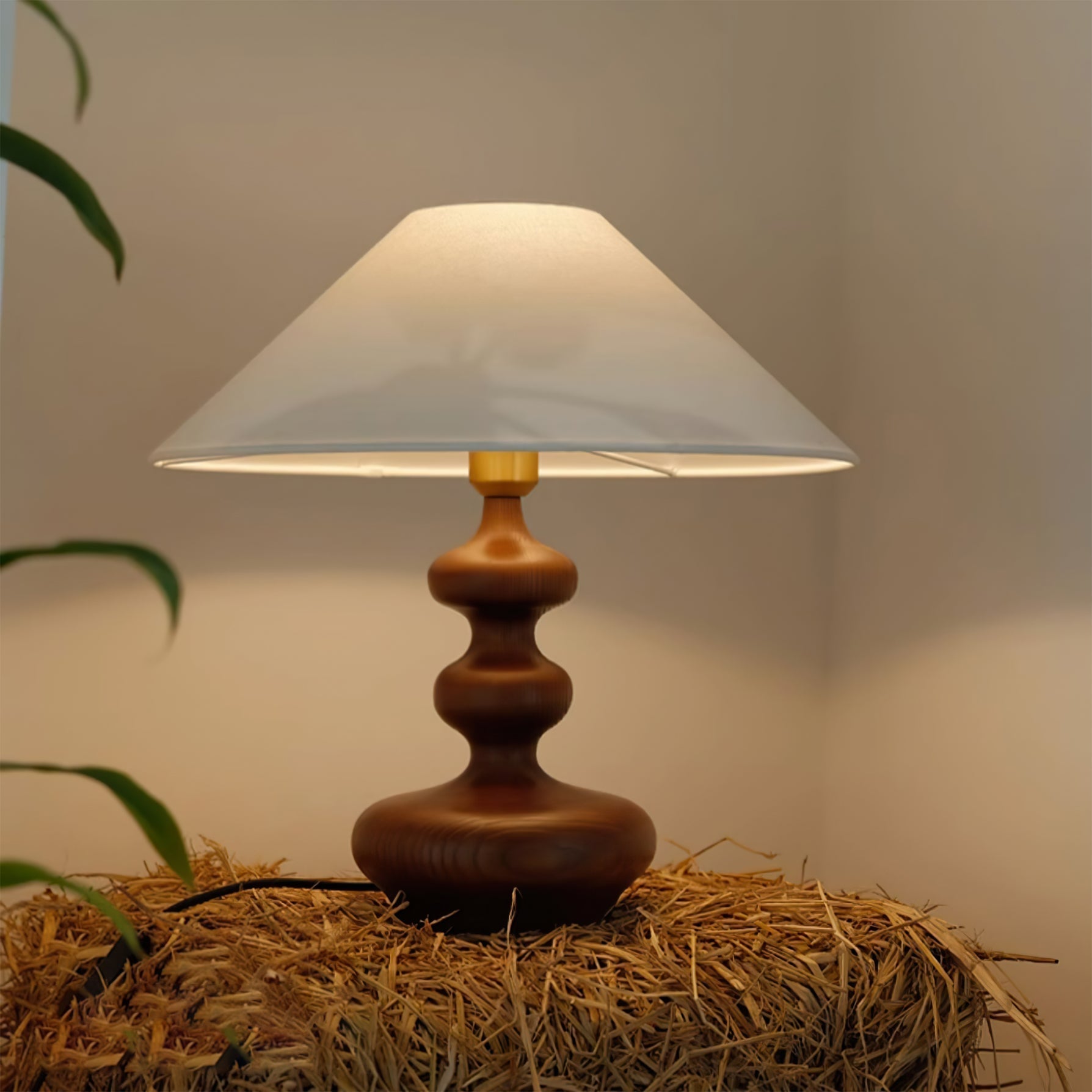 Aurain Wood Fabric Vintage Table Lamp - Letslighting