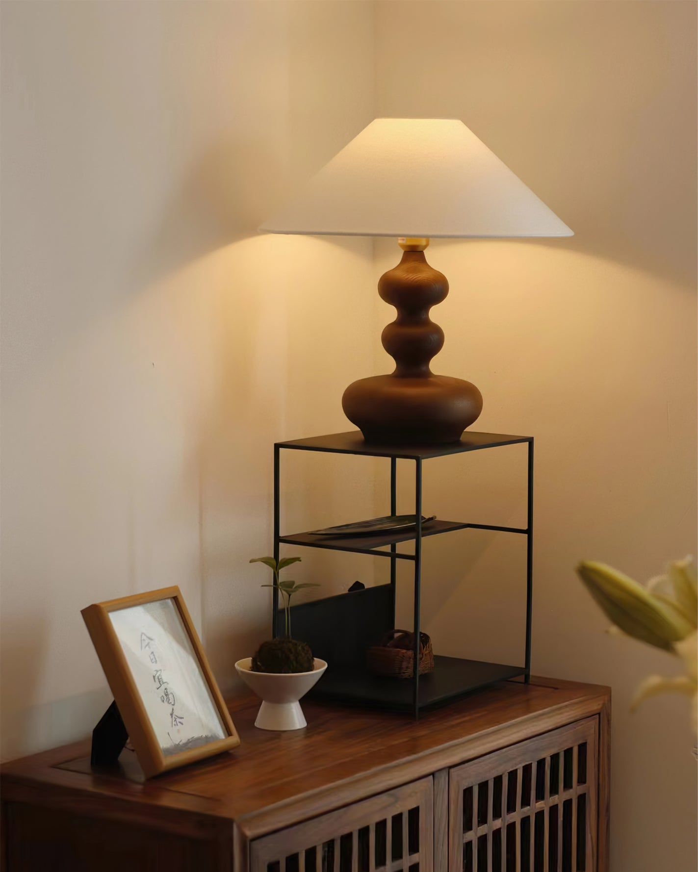 Aurain Wood Fabric Vintage Table Lamp - Letslighting