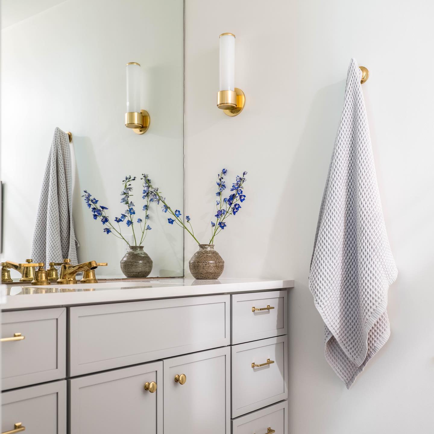 Uplift Modern Minimalist Brass Glass Wall Lamp - Letslighting