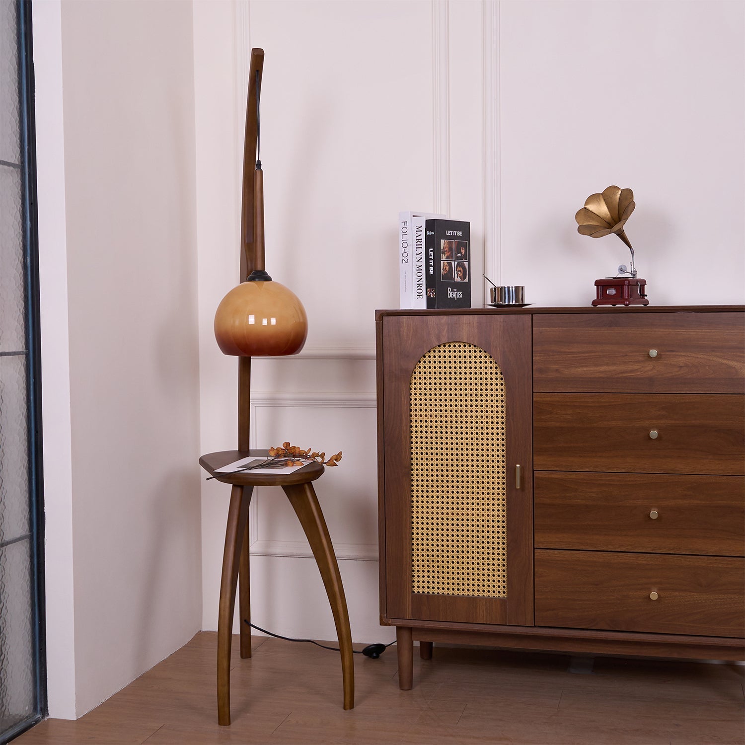 Lustra Curved Mantis Arm Floor Lamp - Letslighting