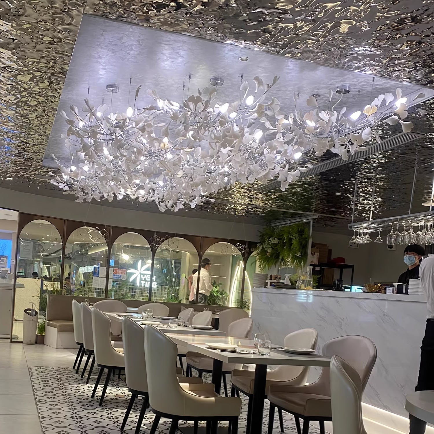 Eurzoris Gingko Metal Leaf Chandelier - Blowlighting