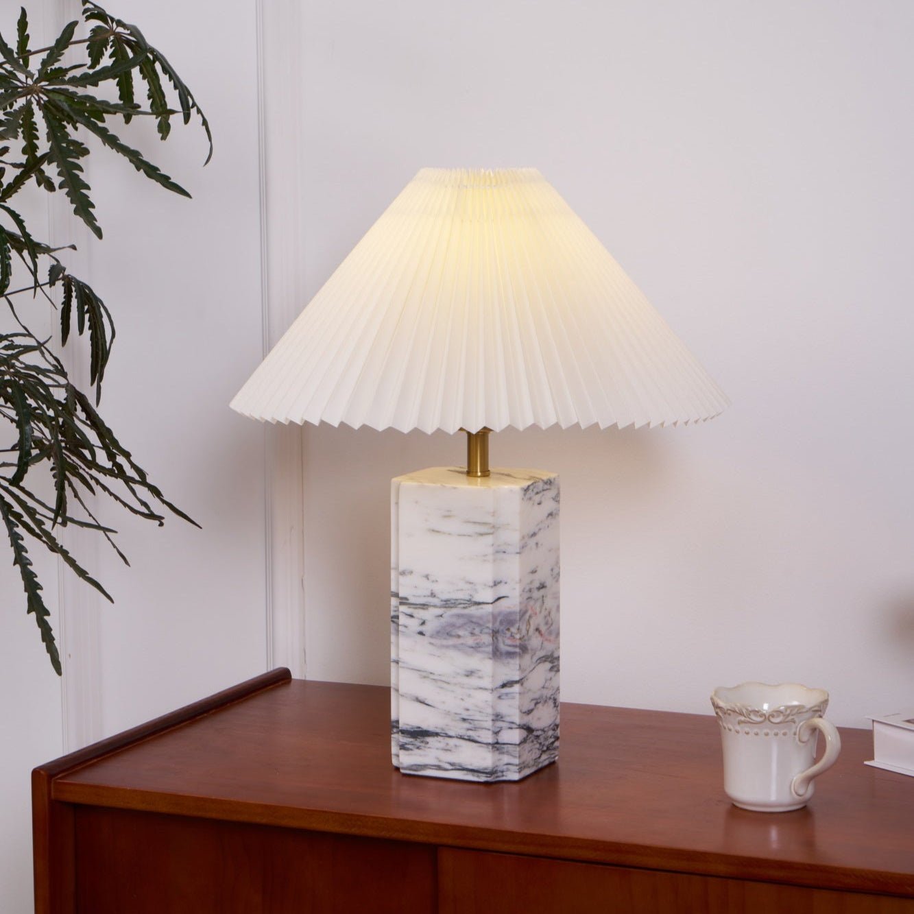 Belle Modern Table Lamp - Letslighting