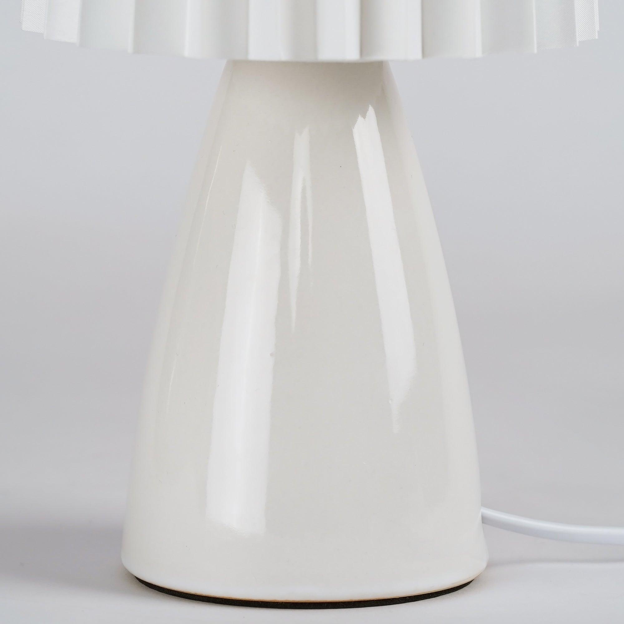 Solene Minimalist Fabric Table Lamp - Letslighting