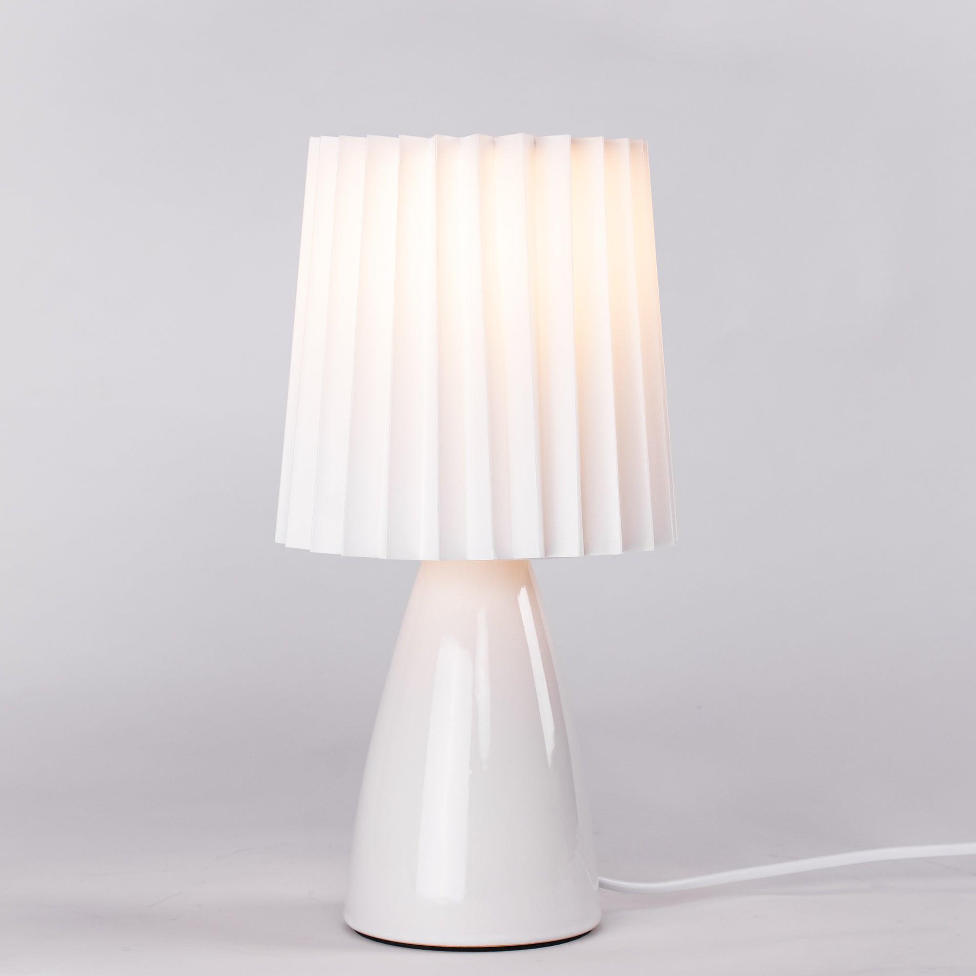 Solene Minimalist Fabric Table Lamp - Letslighting