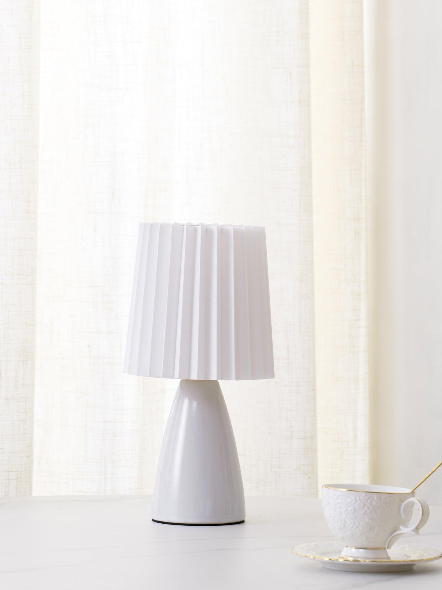 Solene Minimalist Fabric Table Lamp - Letslighting