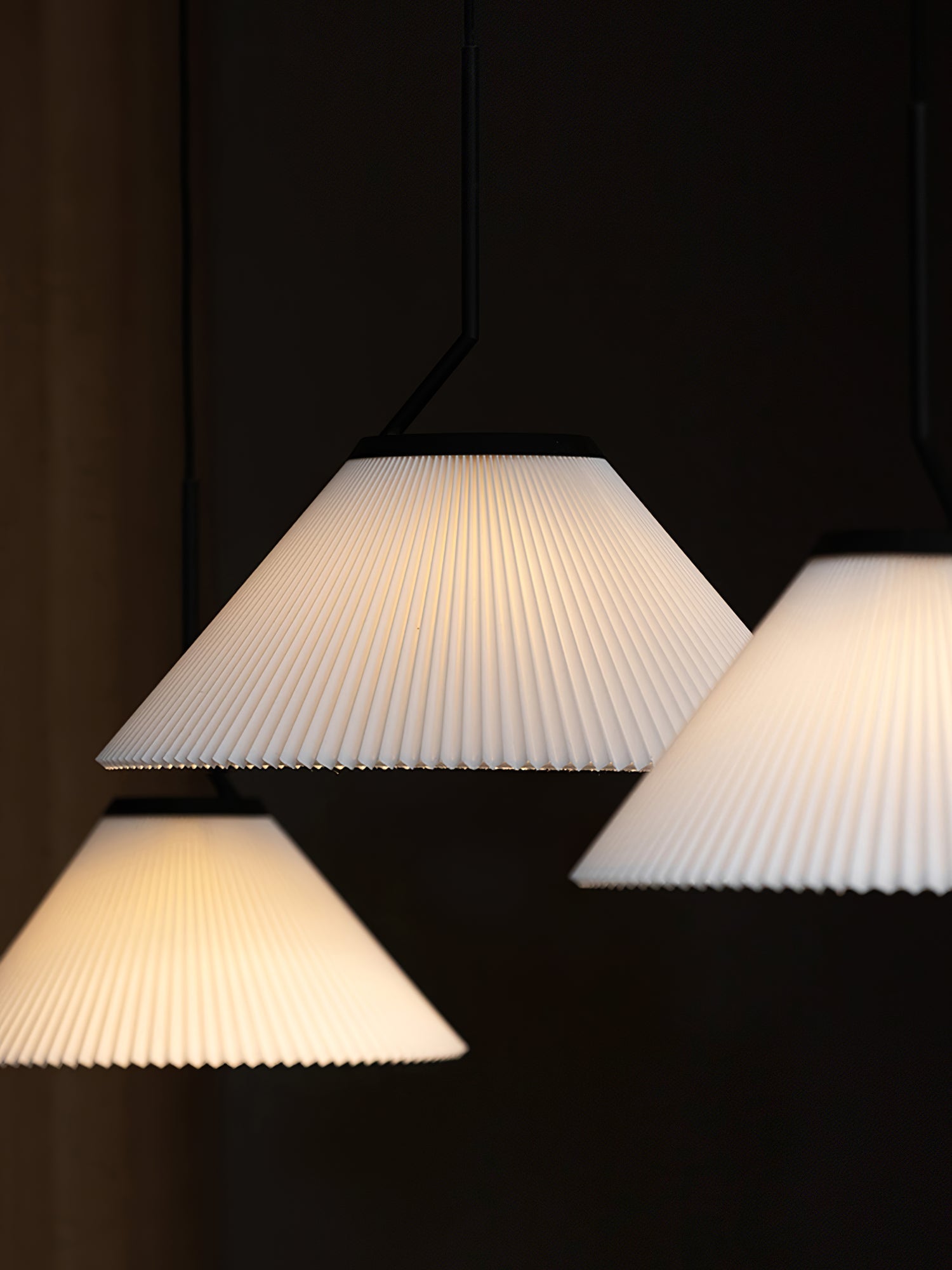 Knell Modern Minimalist Pleated Black Plastic Pendant Lamp - Letslighting