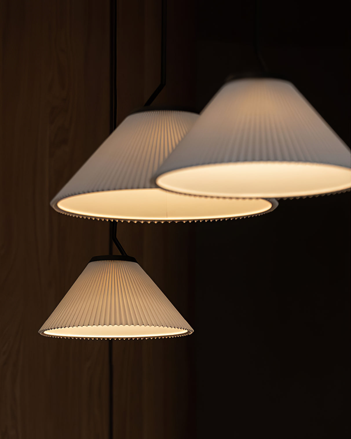 Knell Modern Minimalist Pleated Black Plastic Pendant Lamp - Letslighting
