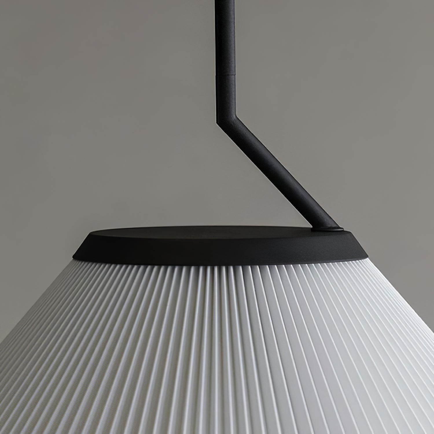Knell Modern Minimalist Pleated Black Plastic Pendant Lamp - Letslighting