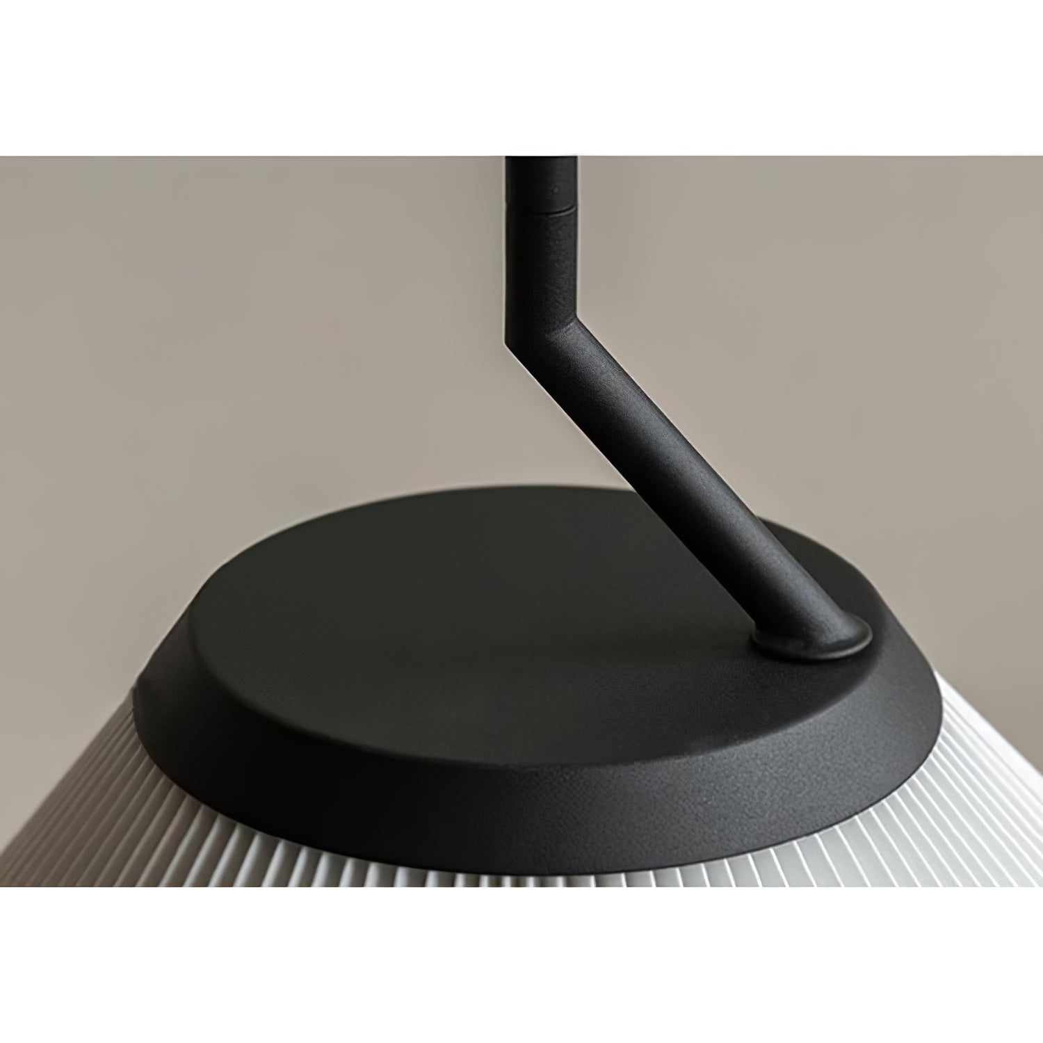 Knell Modern Minimalist Pleated Black Plastic Pendant Lamp - Letslighting