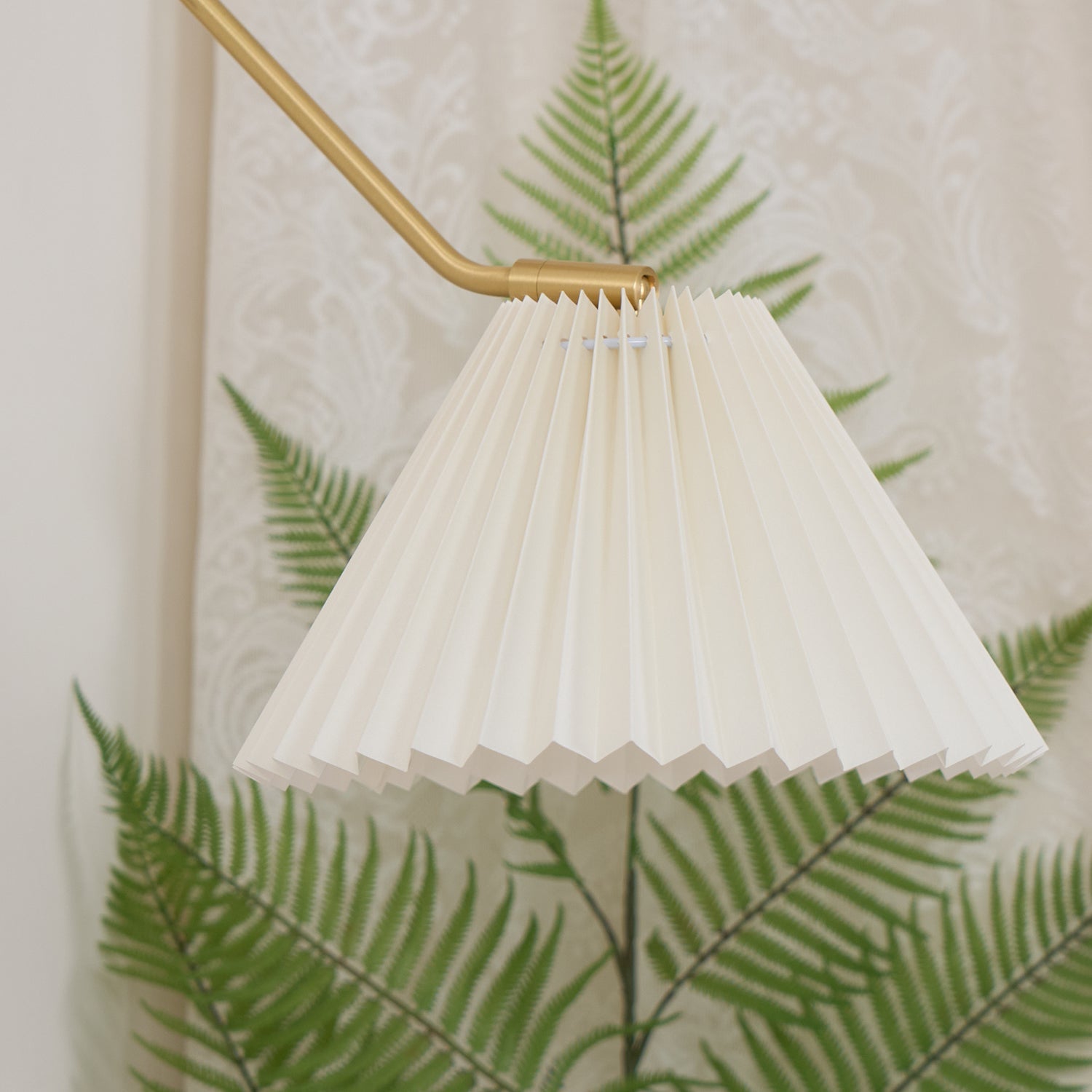 Feyora Pleated Fabric Wall Lamp - Letslighting